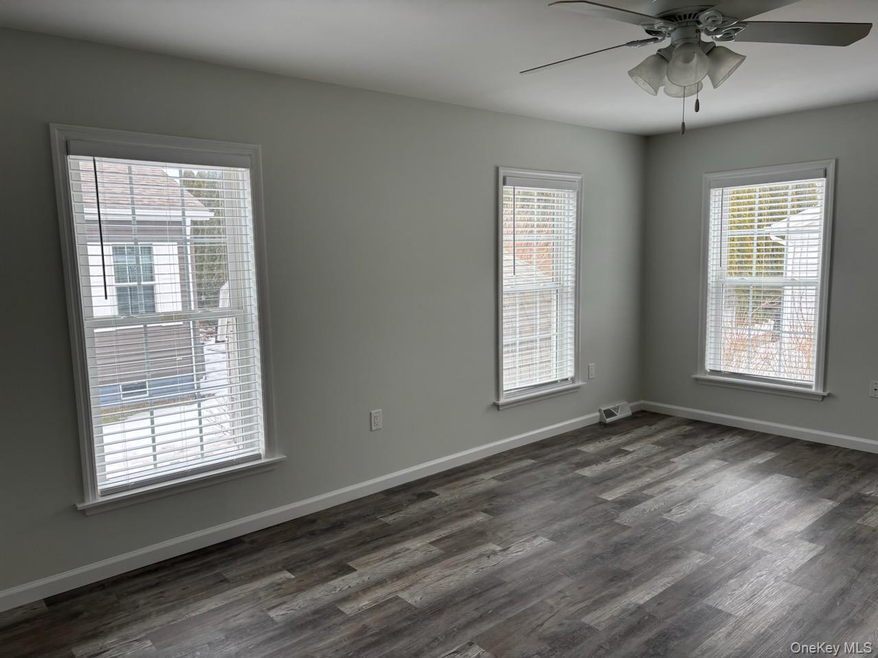 #11 photo, 1661-539 OLD COUNTRY RD, सफ़ोक काउंटी Riverhead , NY 11901