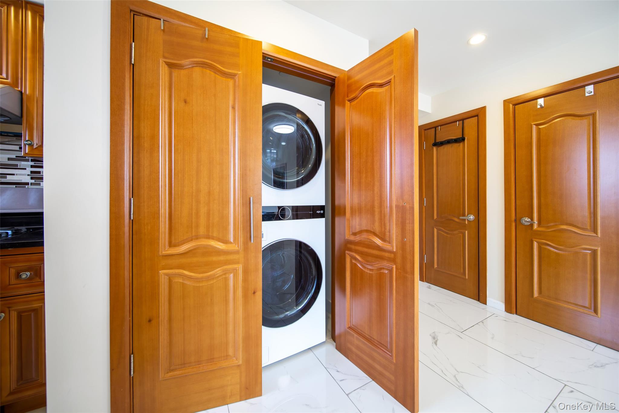 #7 photo, 144-69 Barclay Avenue, קווינס Flushing , NY 11355