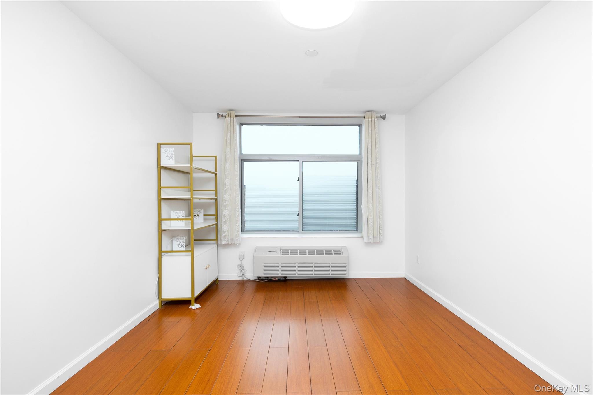 #8 photo, 144-69 Barclay Avenue, קווינס Flushing , NY 11355