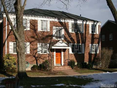 #1 photo, 26 Nathan Hale Drive, سوفولك Huntington , NY 11743