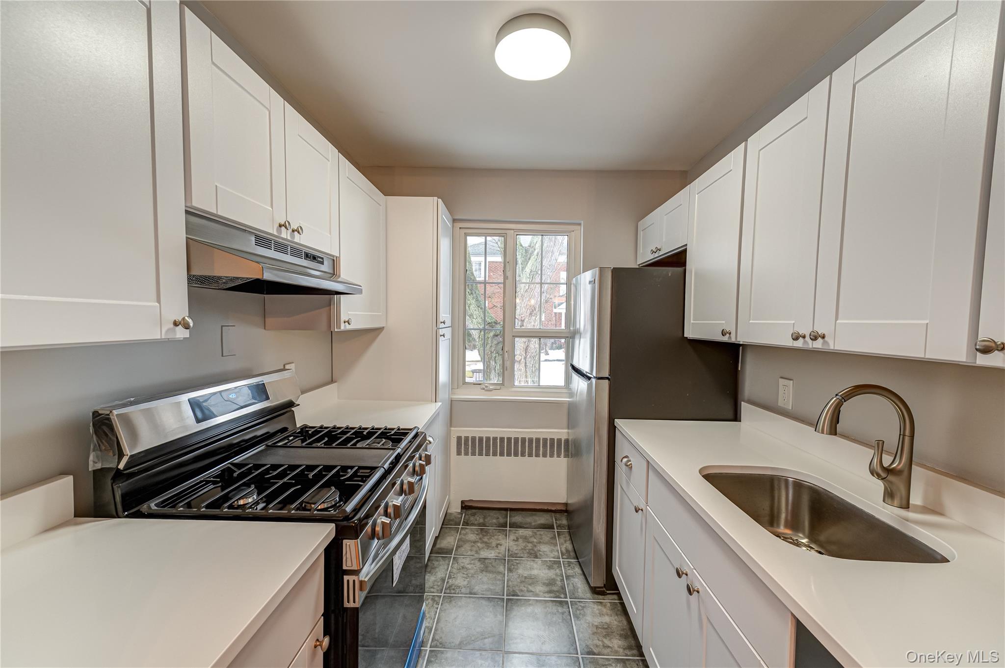 #2 photo, 26 Nathan Hale Drive, سوفولك Huntington , NY 11743