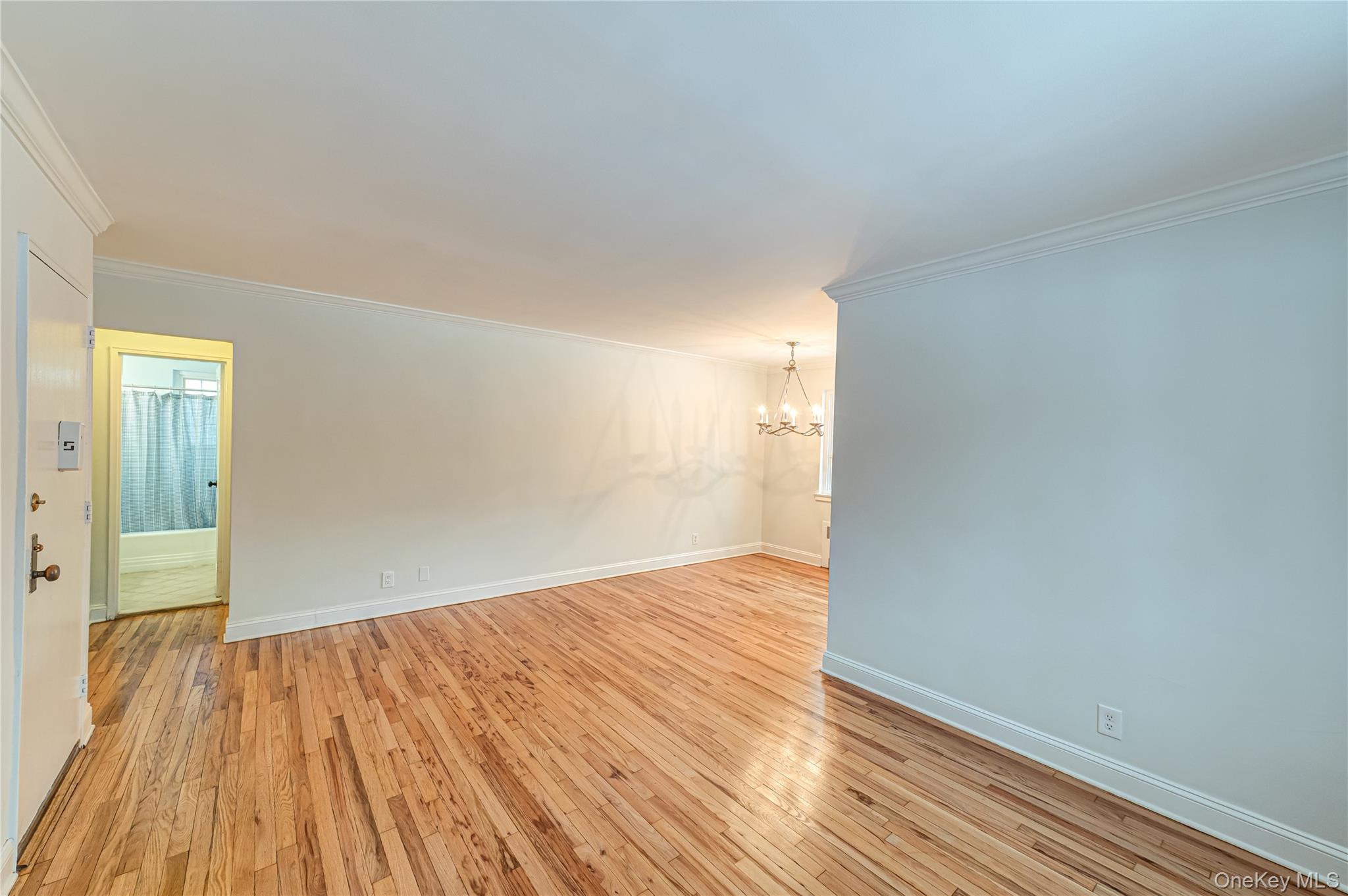 #5 photo, 26 Nathan Hale Drive, سوفولك Huntington , NY 11743