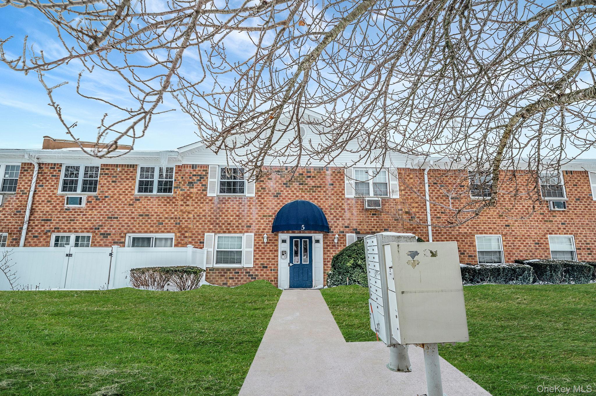 #1 photo, 460 Old Town Road, Port Jefferson Station , NY 11776