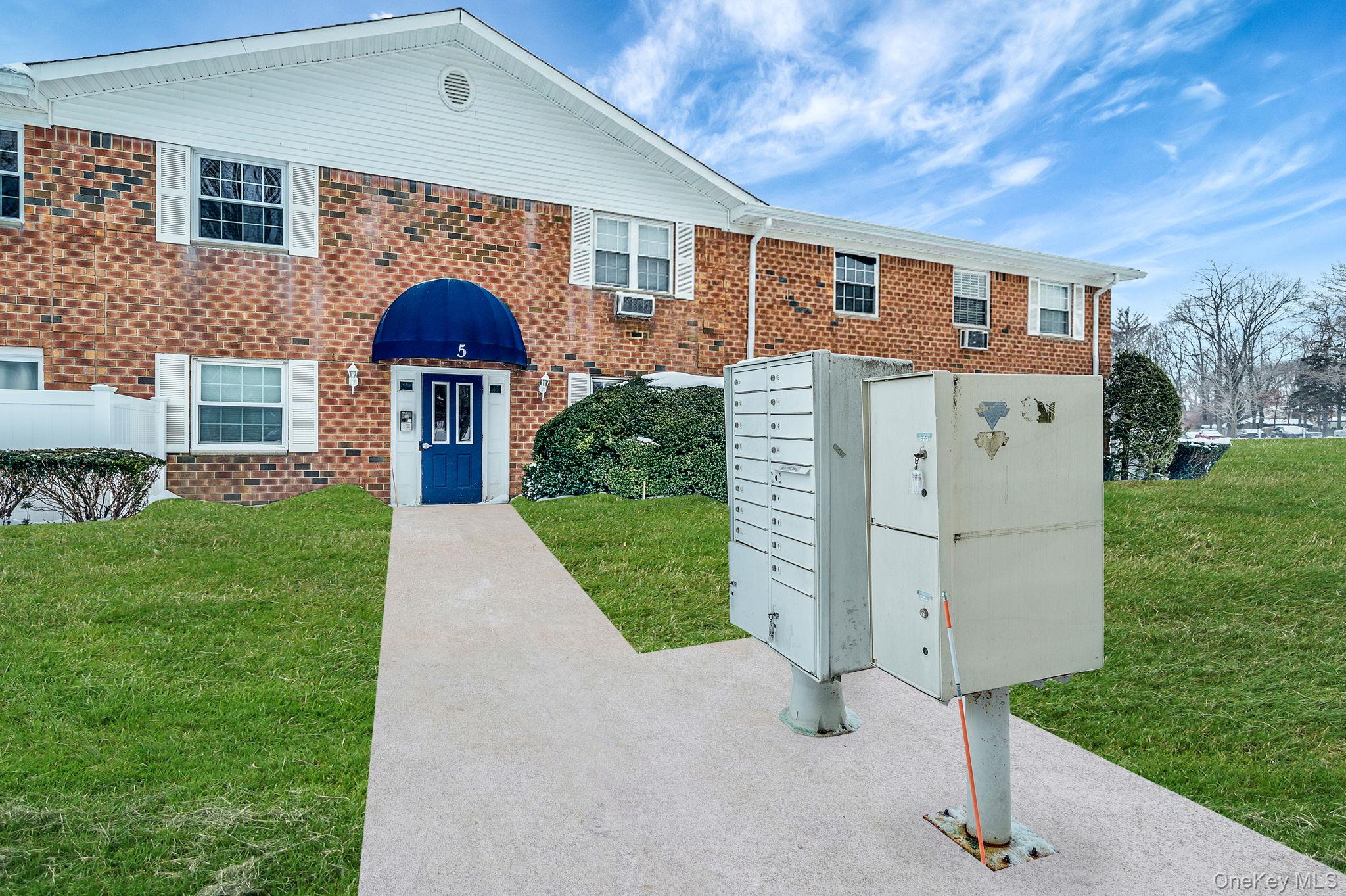 #15 photo, 460 Old Town Road, Port Jefferson Station , NY 11776