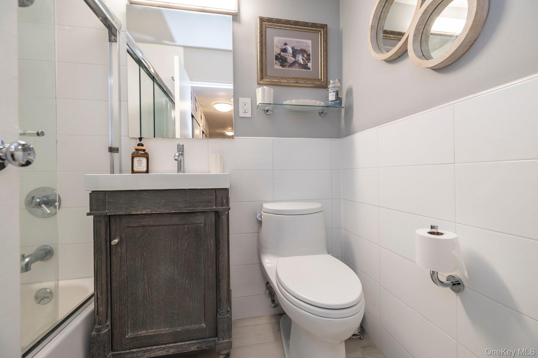 #13 photo, 430 Shore Road, מחוז נסאו Long Beach , NY 11561