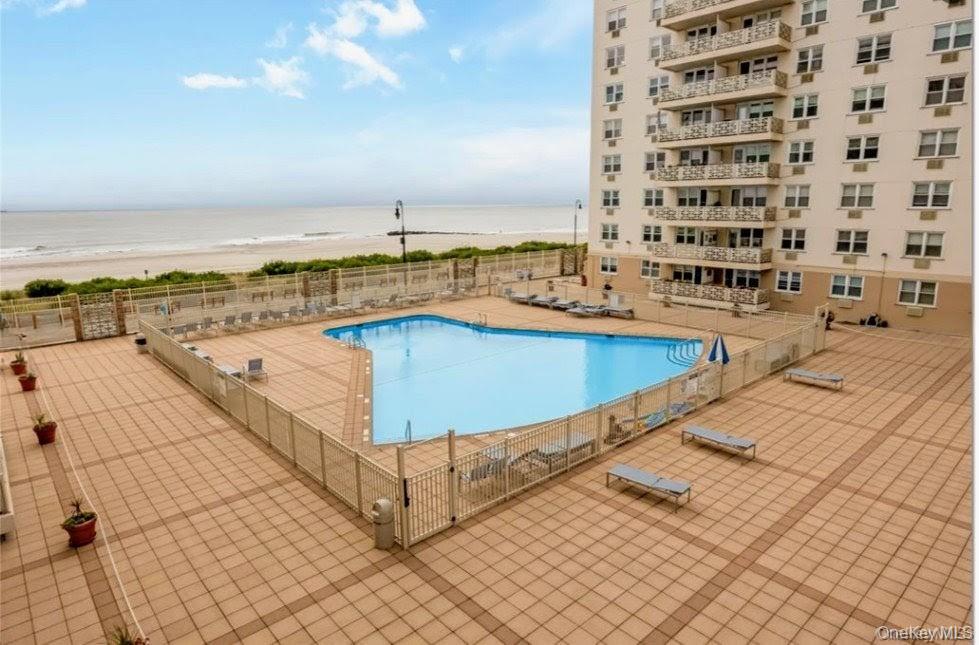 #16 photo, 430 Shore Road, מחוז נסאו Long Beach , NY 11561