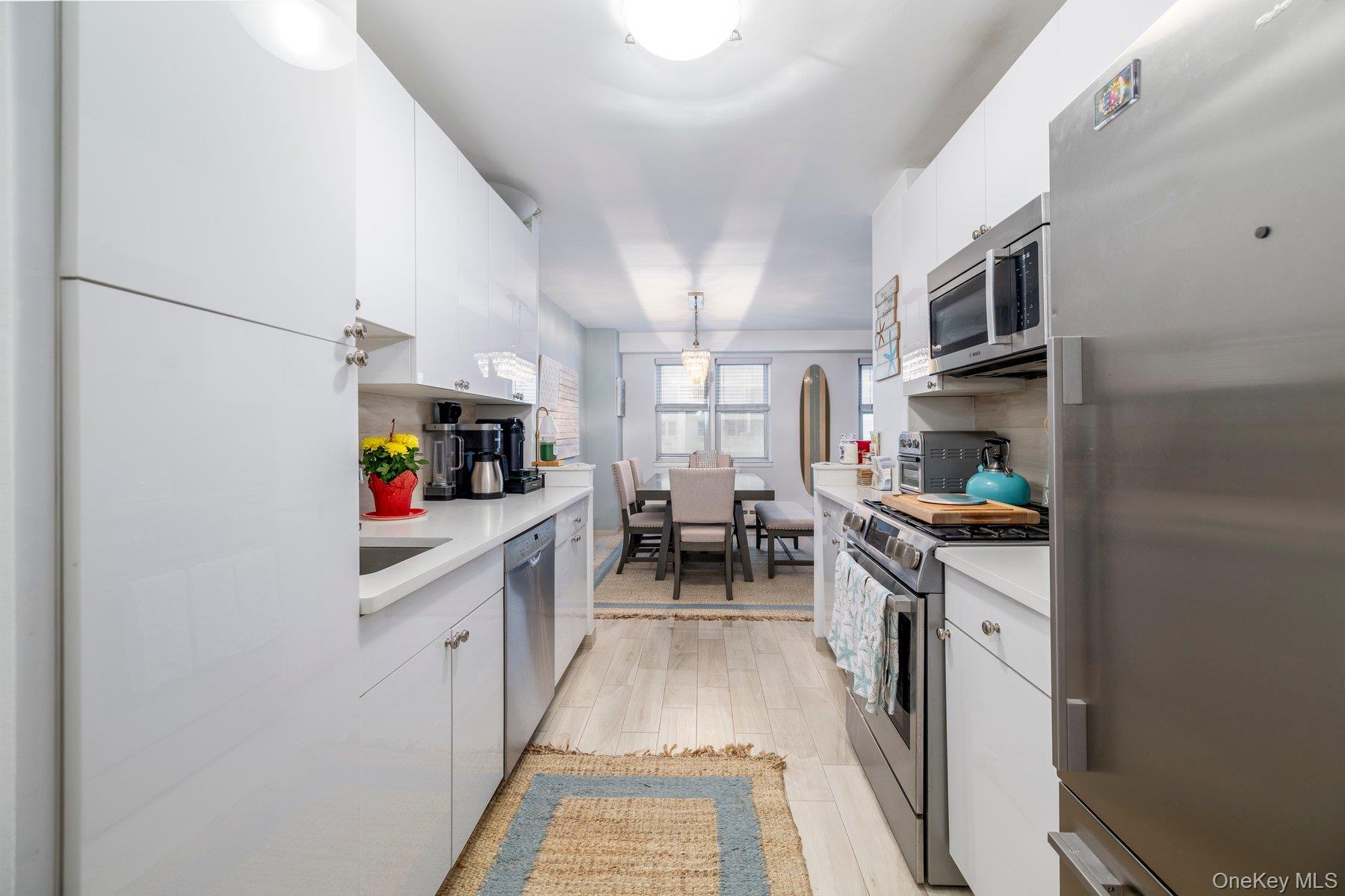 #8 photo, 430 Shore Road, מחוז נסאו Long Beach , NY 11561