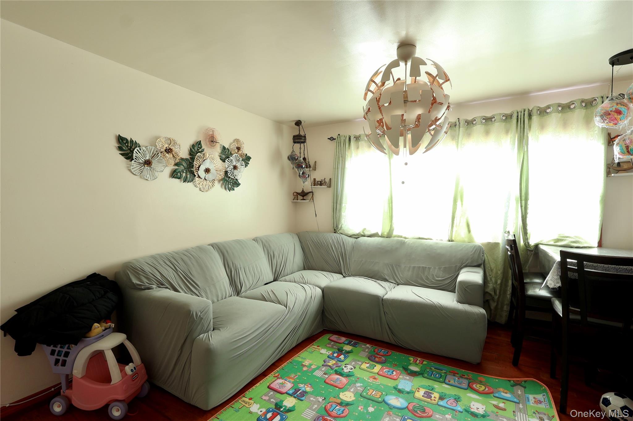 #3 photo, 127-06 97th Avenue, Richmond Hill S. , NY 11419