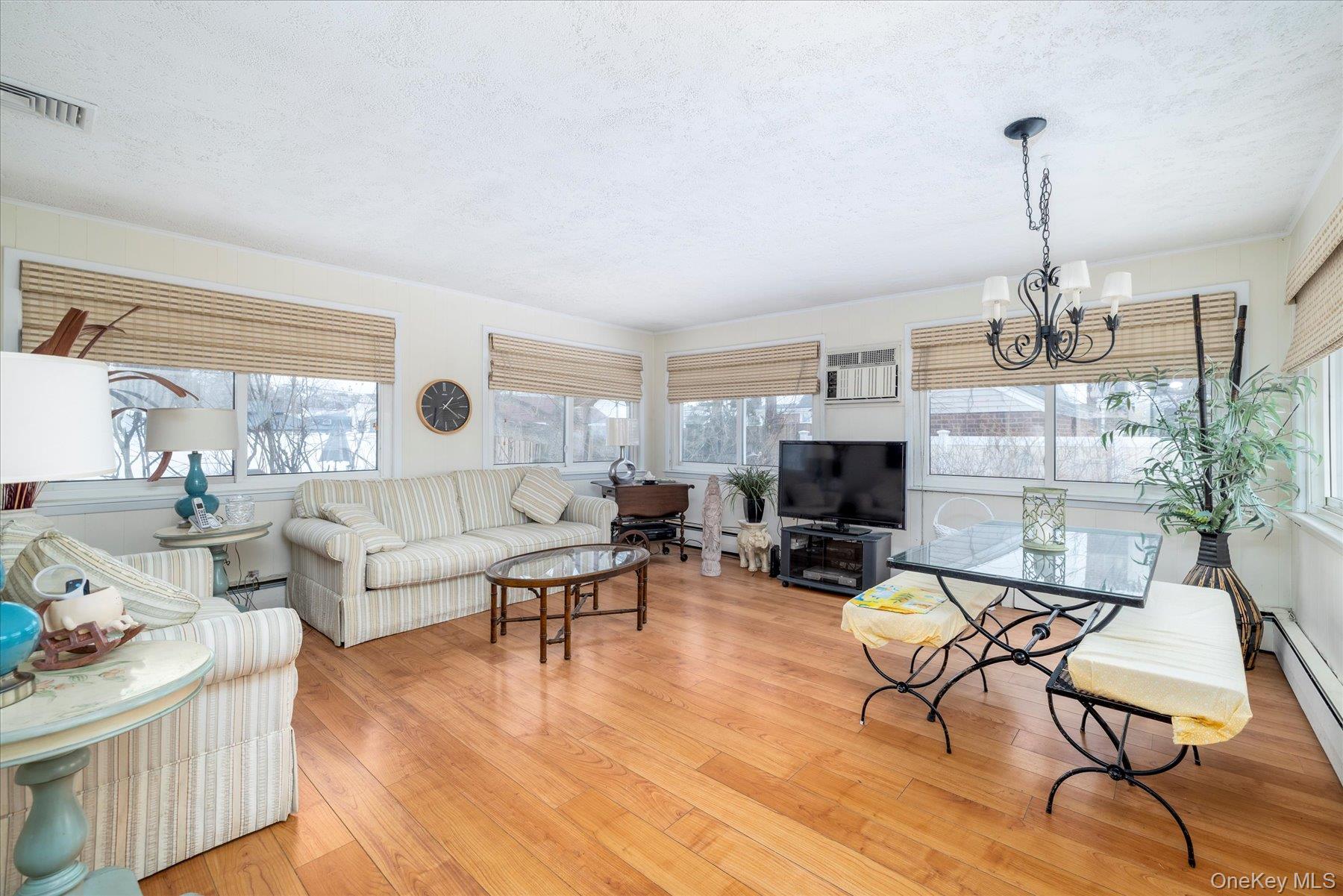 #9 photo, 36 Wellsboro Road, ناسو Valley Stream , NY 11580