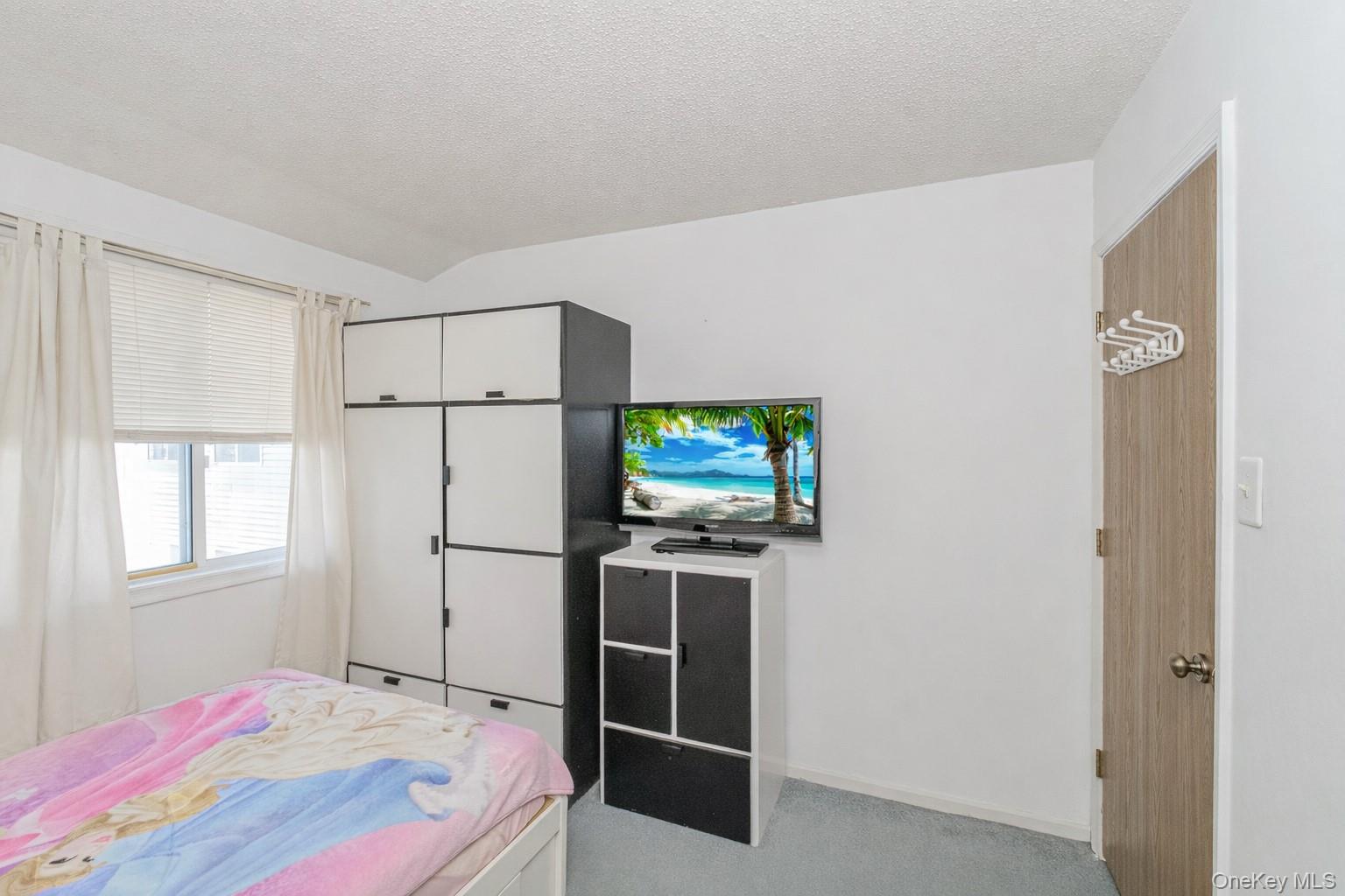 #10 photo, 212 ilyssa way, Staten Island , NY 10312