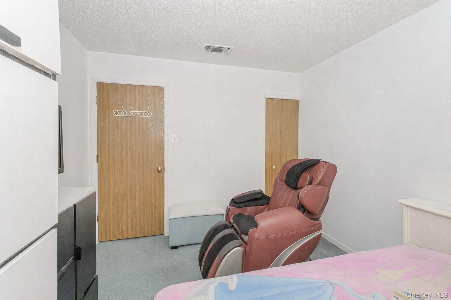 #12 photo, 212 ilyssa way, Staten Island , NY 10312