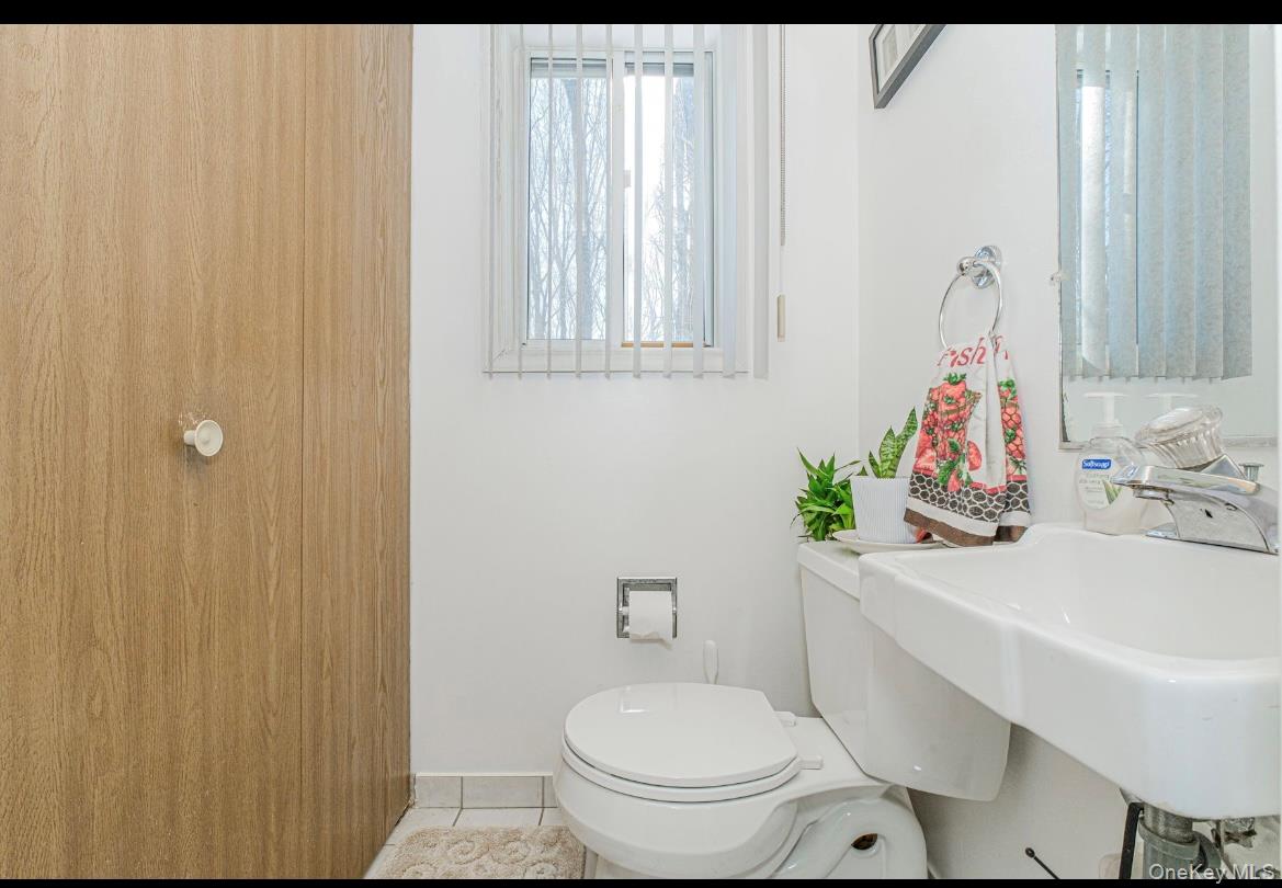 #20 photo, 212 ilyssa way, Staten Island , NY 10312