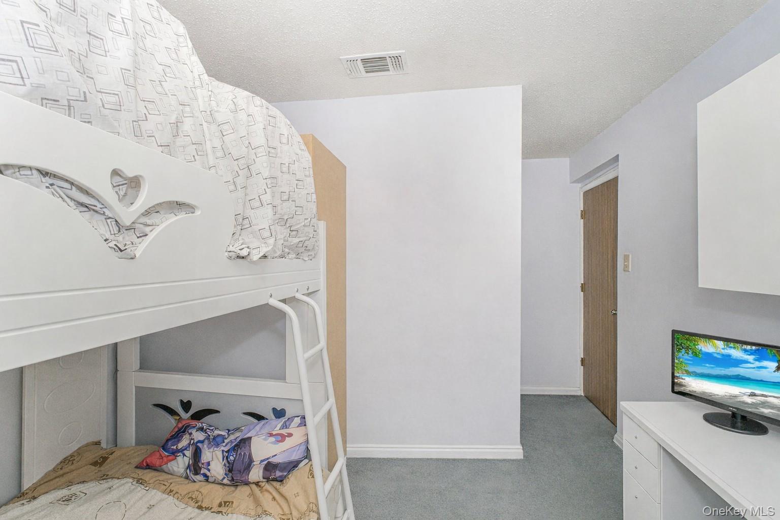 #5 photo, 212 ilyssa way, Staten Island , NY 10312