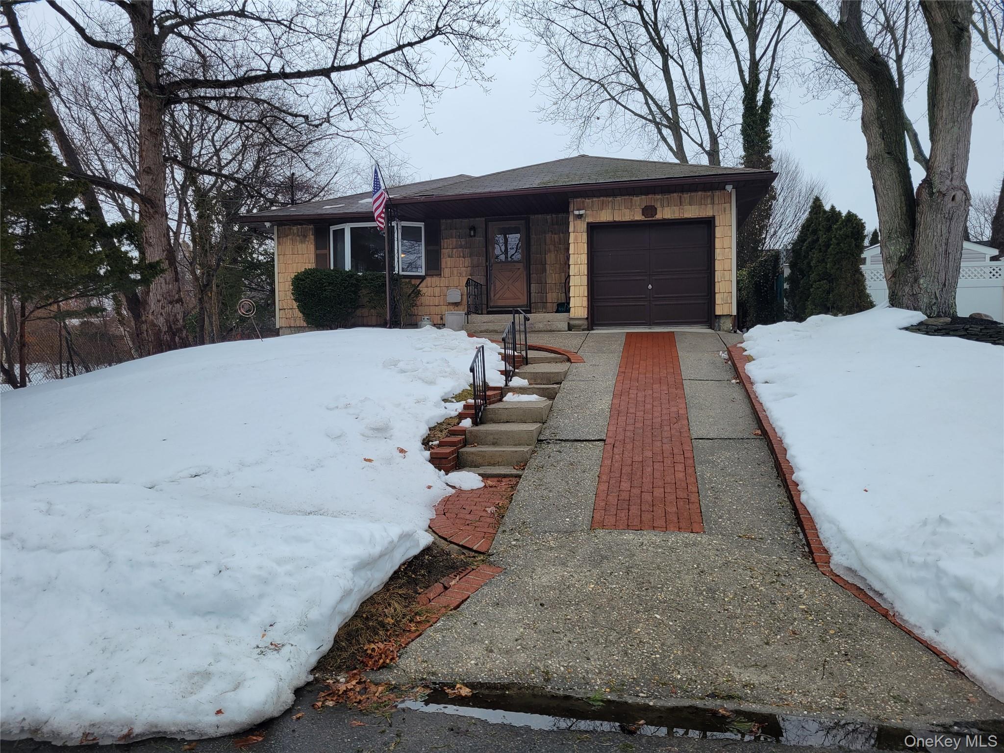 #11 photo, 71 Cayuga Avenue, 东长岛 South Setauket , NY 11720