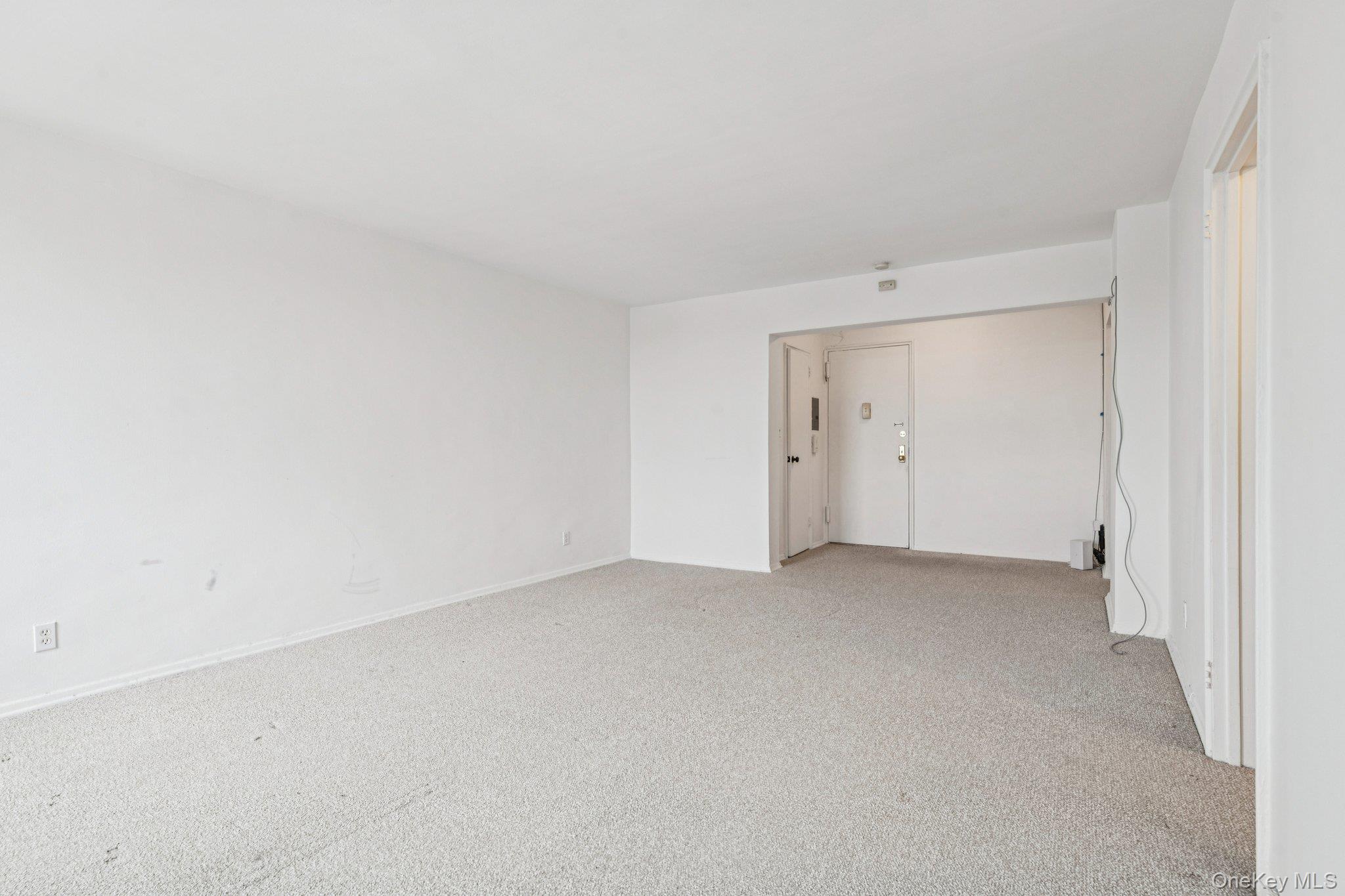 #4 photo, 120 120 Horton Highway, नासाउ काउंटी Mineola , NY 11501