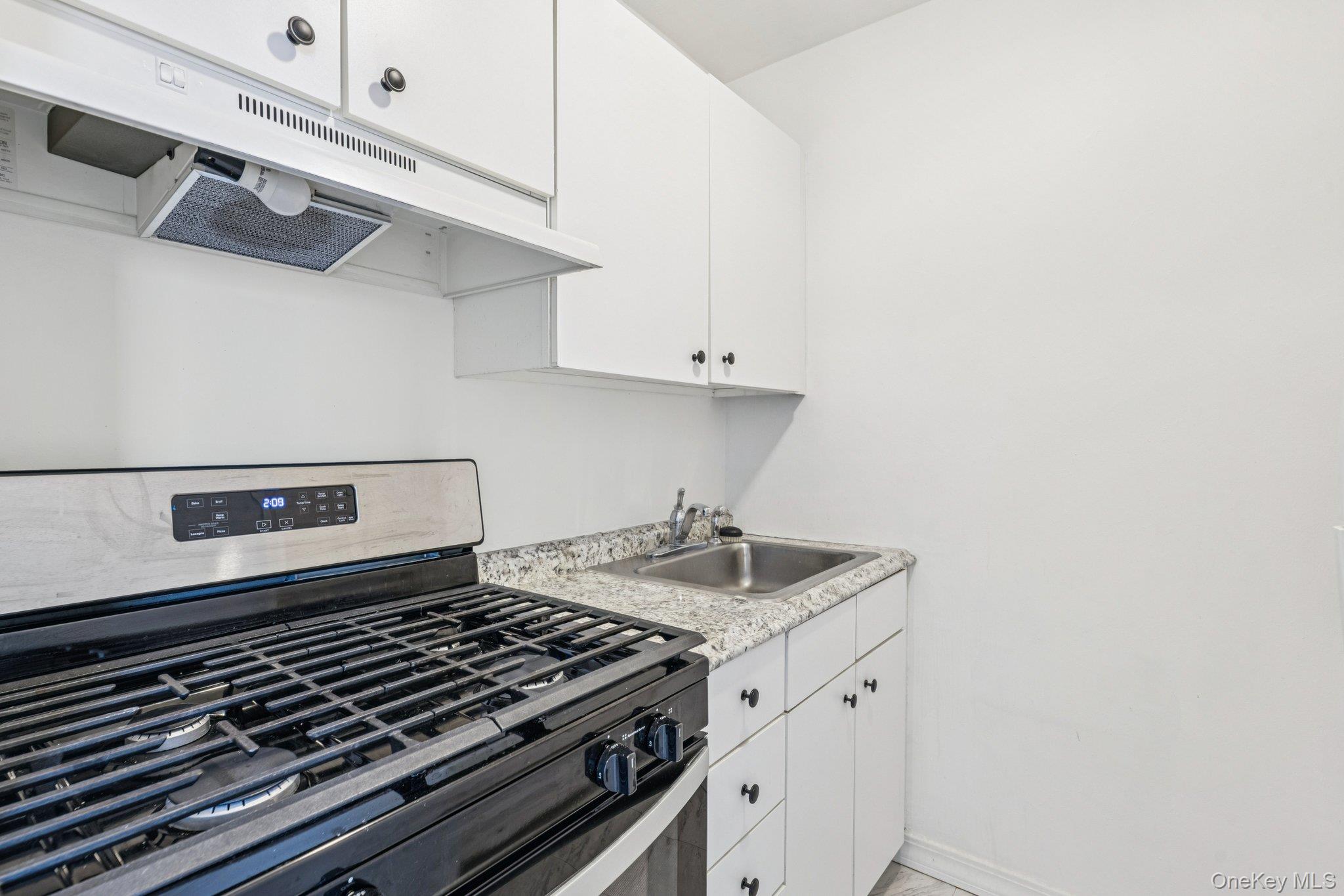 #6 photo, 120 120 Horton Highway, नासाउ काउंटी Mineola , NY 11501