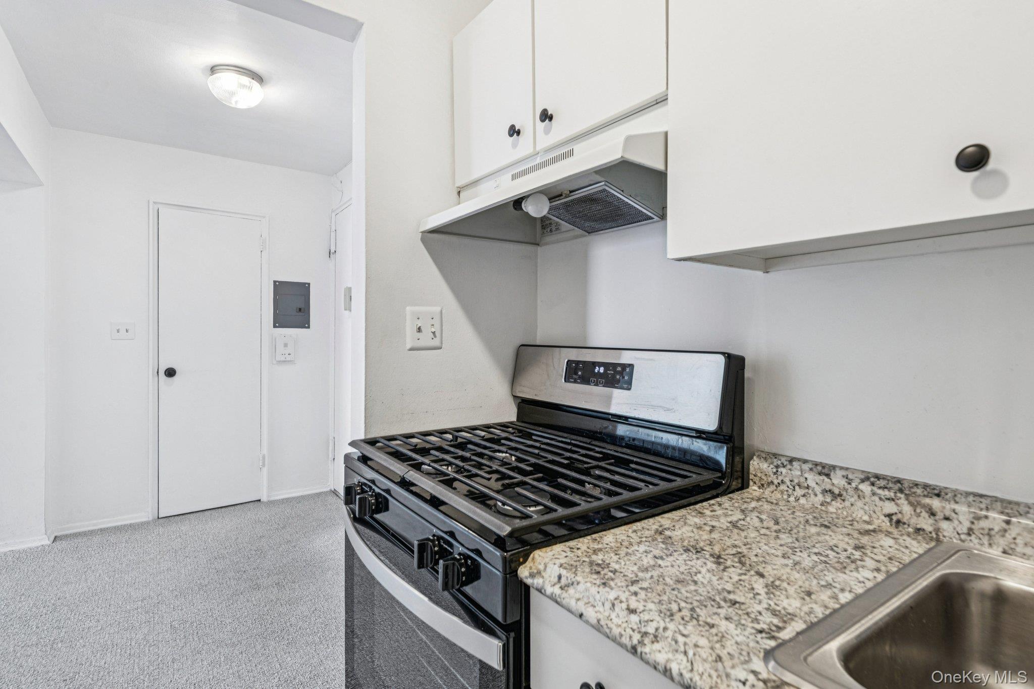 #8 photo, 120 120 Horton Highway, नासाउ काउंटी Mineola , NY 11501