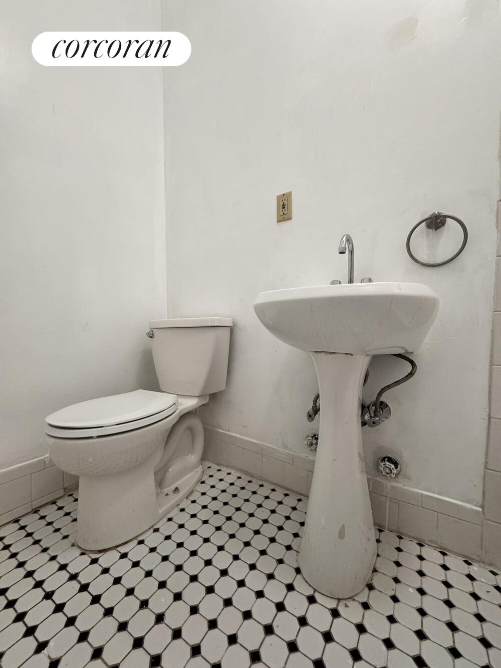 #5 photo, 26 W 123RD Street, South Harlem , NY 10027