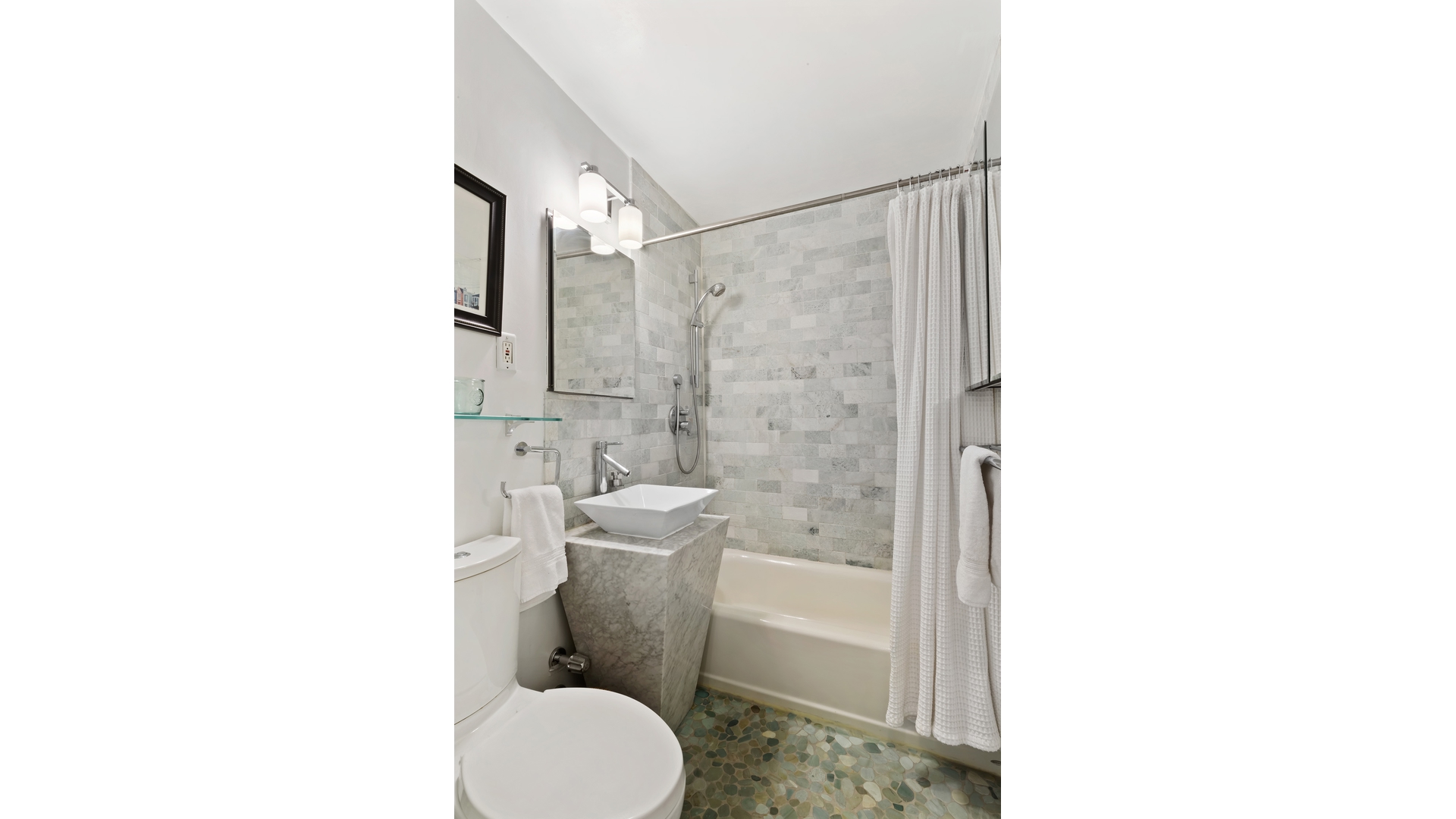 #10 photo, 140 7TH Avenue, Chelsea , NY 10011