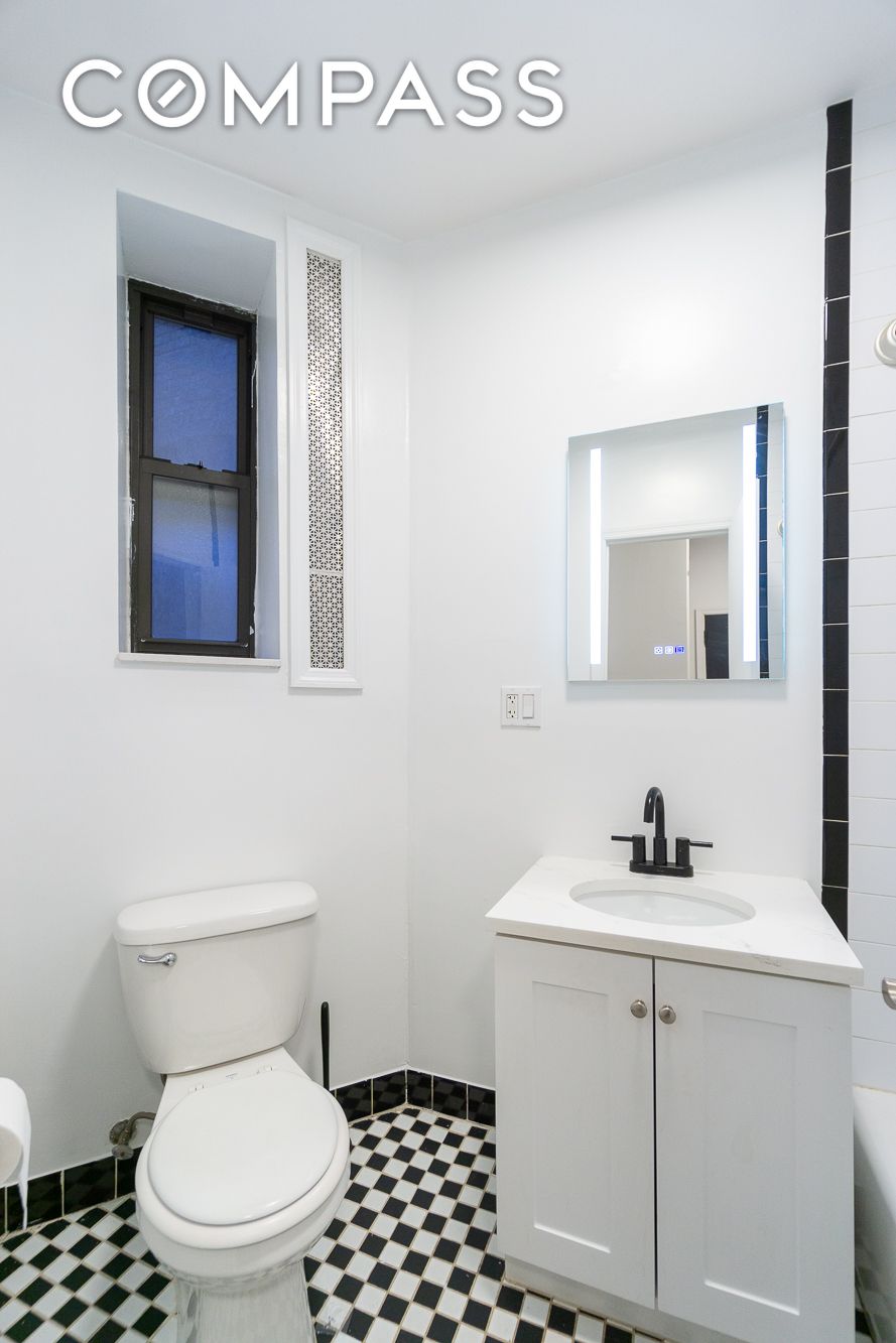 #8 photo, New York City, West Village , NY 10014