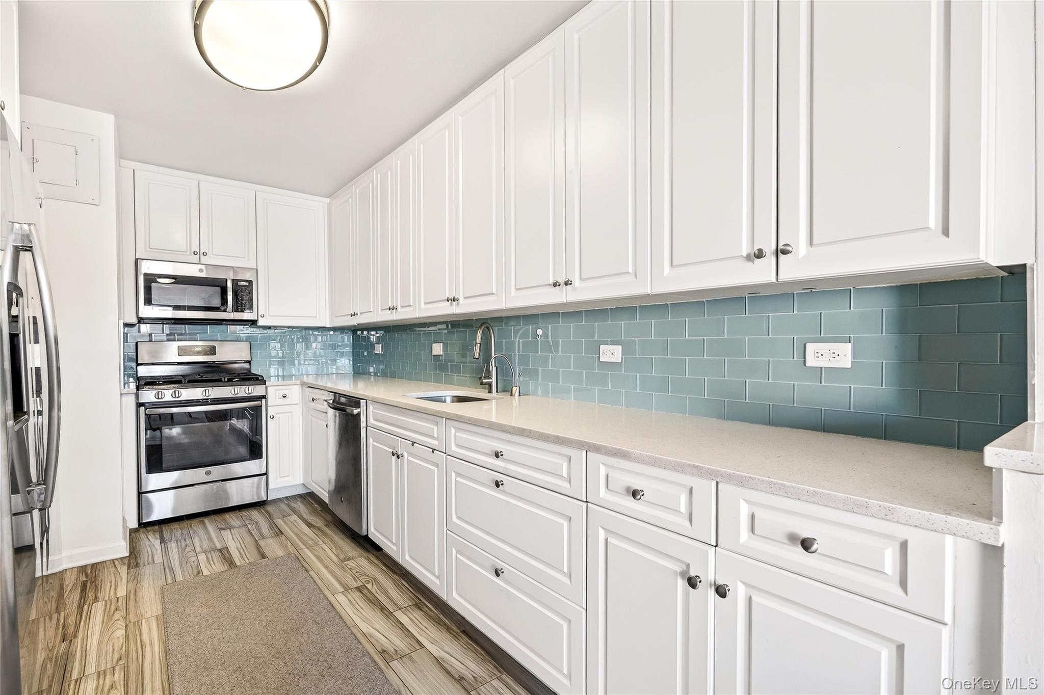 #10 photo, 2500 Johnson Avenue, Bronx , NY 10463