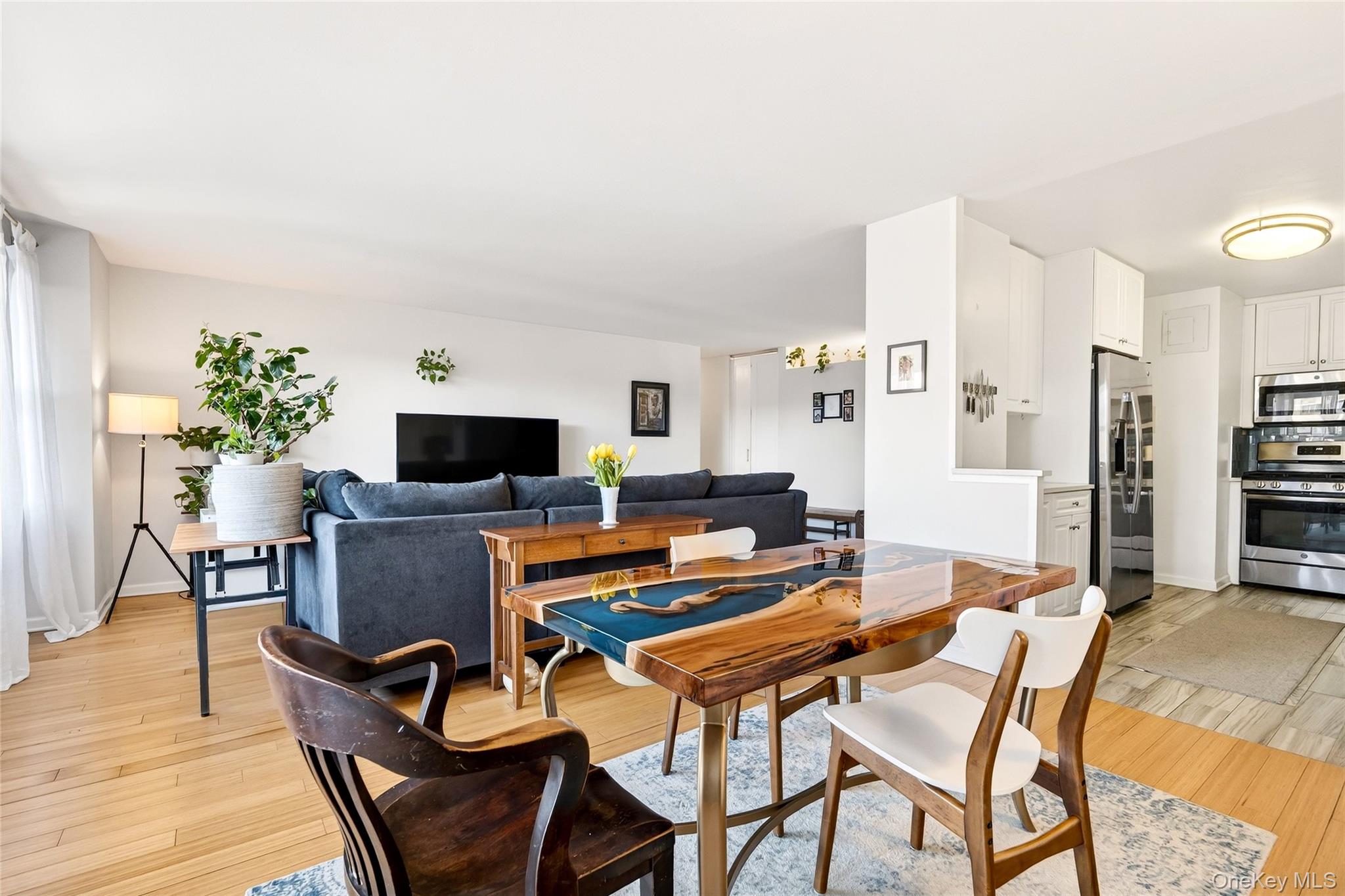 #13 photo, 2500 Johnson Avenue, Bronx , NY 10463