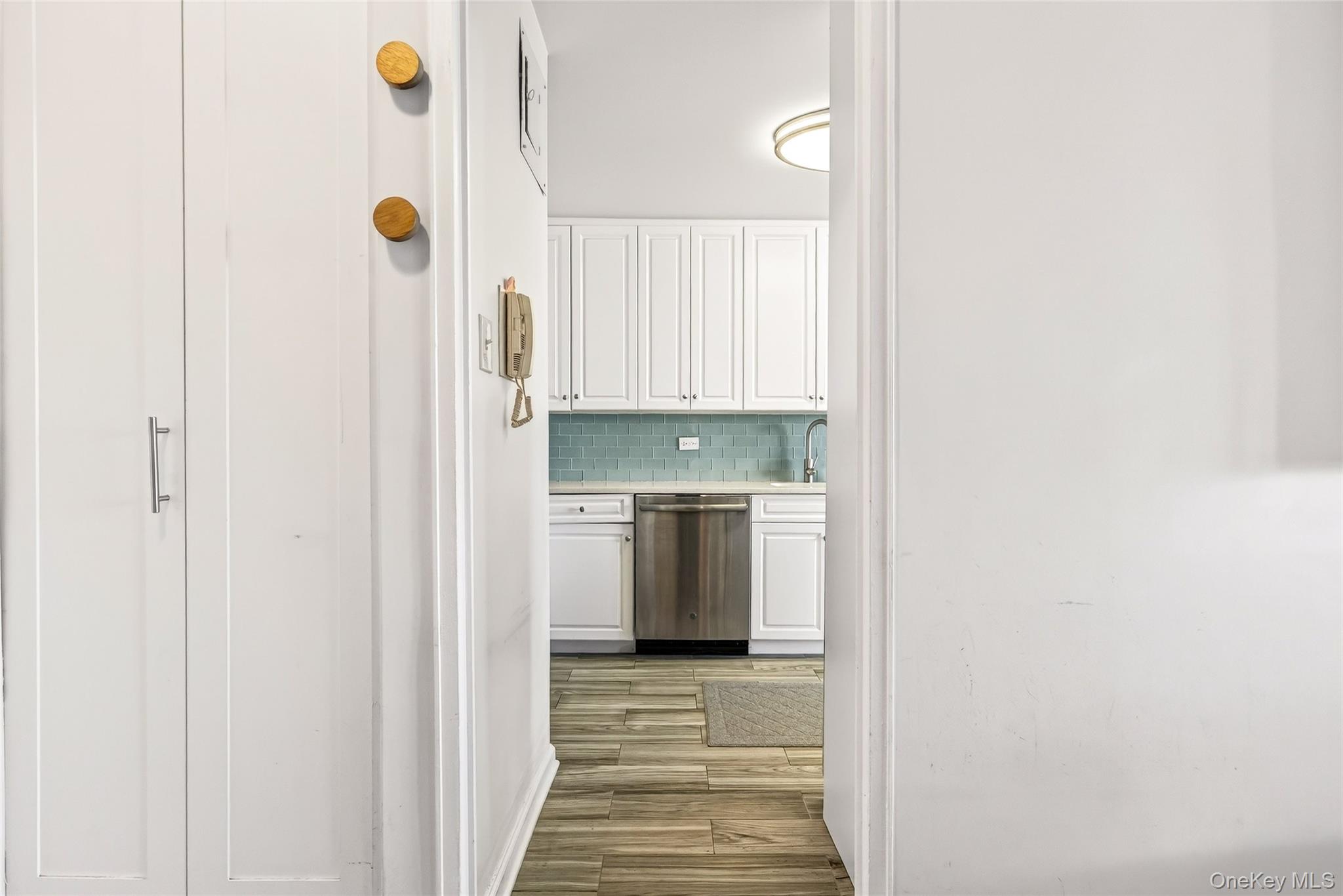 #4 photo, 2500 Johnson Avenue, Bronx , NY 10463