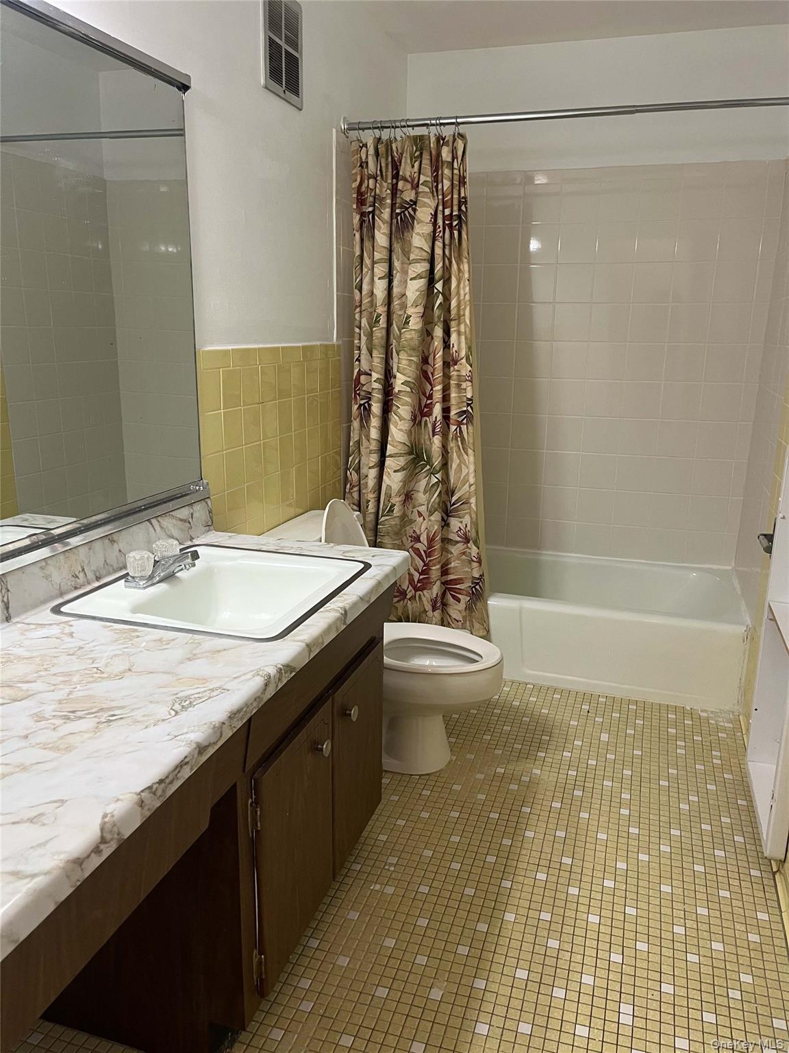 #5 photo, 1840 Crompond Road, Peekskill , NY 10566