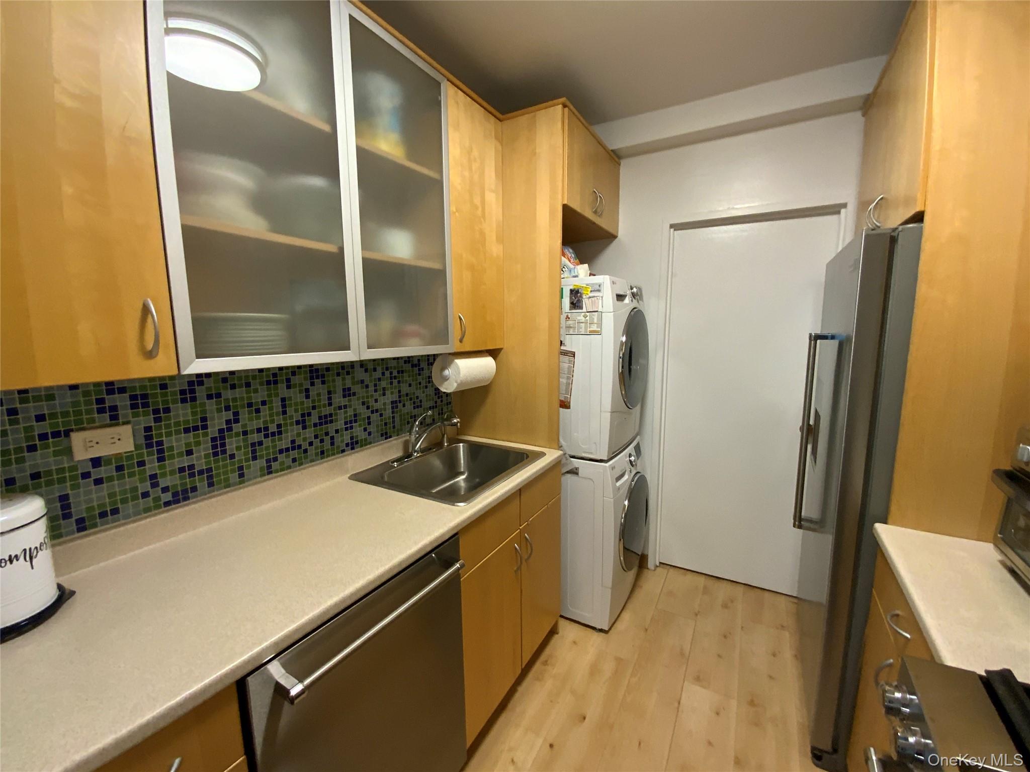 #8 photo, 27110 Grand Central Parkway, Floral Park , NY 11005