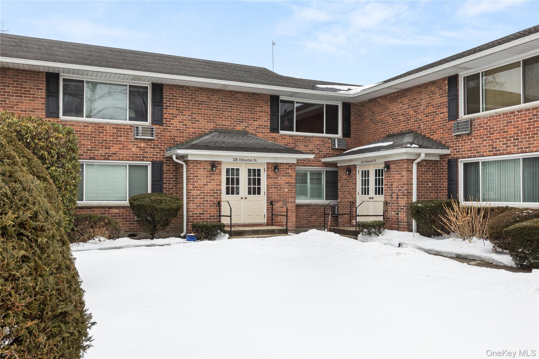 #1 photo, 326 Edmunton Drive, North Babylon , NY 11703