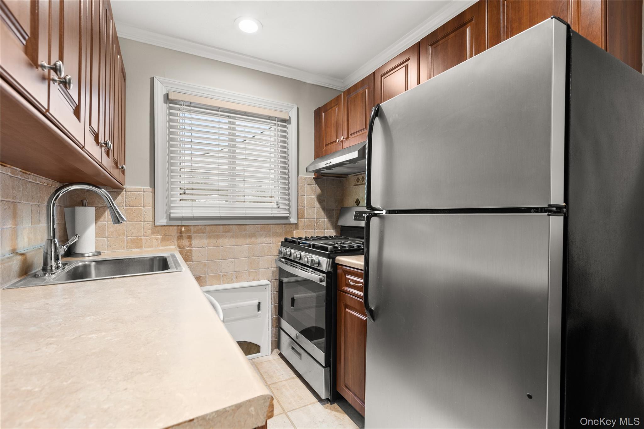 #8 photo, 326 Edmunton Drive, North Babylon , NY 11703