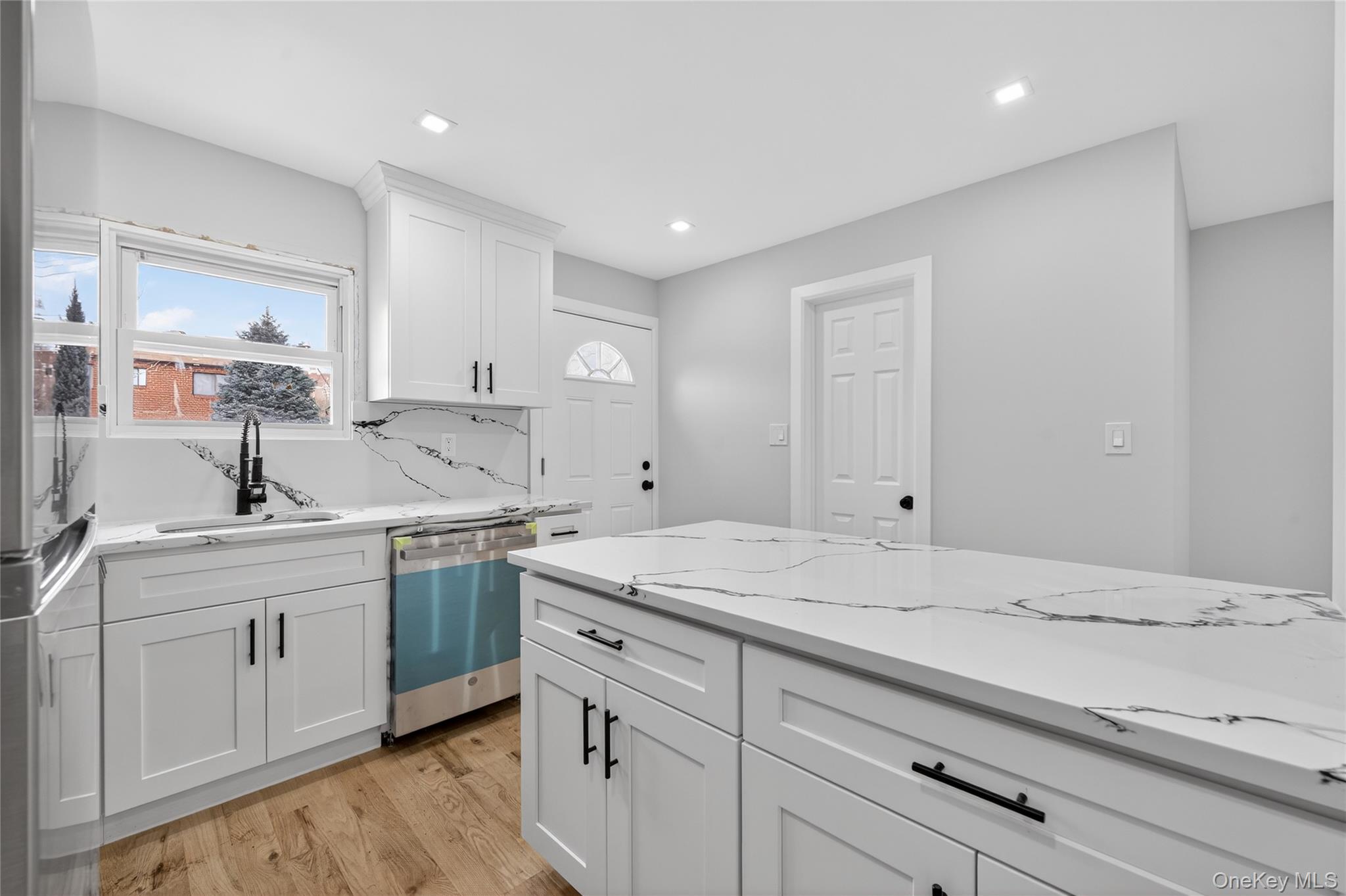 #4 photo, 699 Sackman Street, ब्रुकलीन Brooklyn , NY 11212