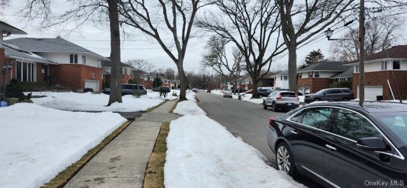 #5 photo, 25 Pinetree Road, Westbury , NY 11590