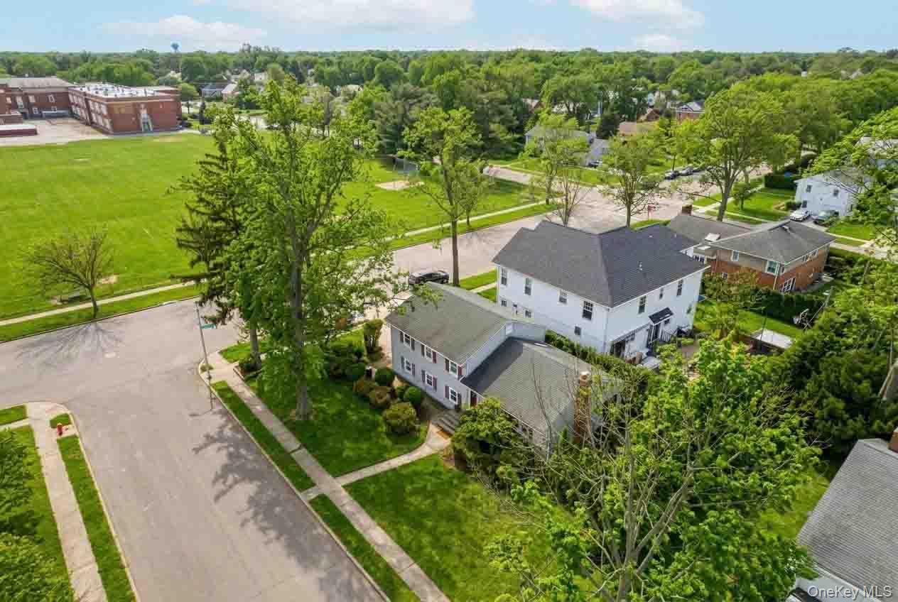 #3 photo, 160 Sackville Road, Garden City , NY 11530