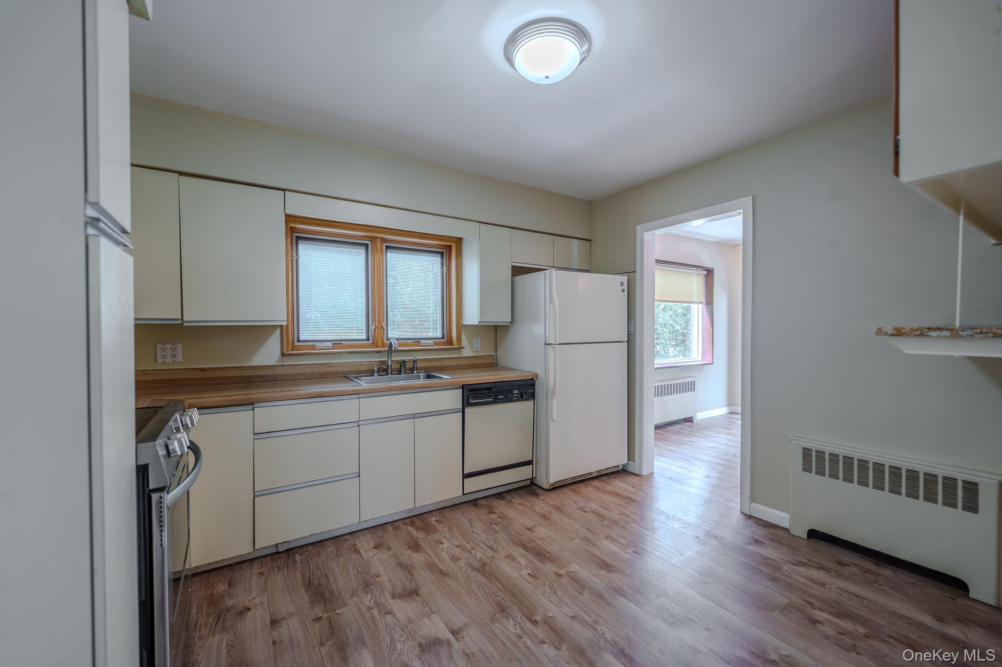 #5 photo, 160 Sackville Road, Garden City , NY 11530