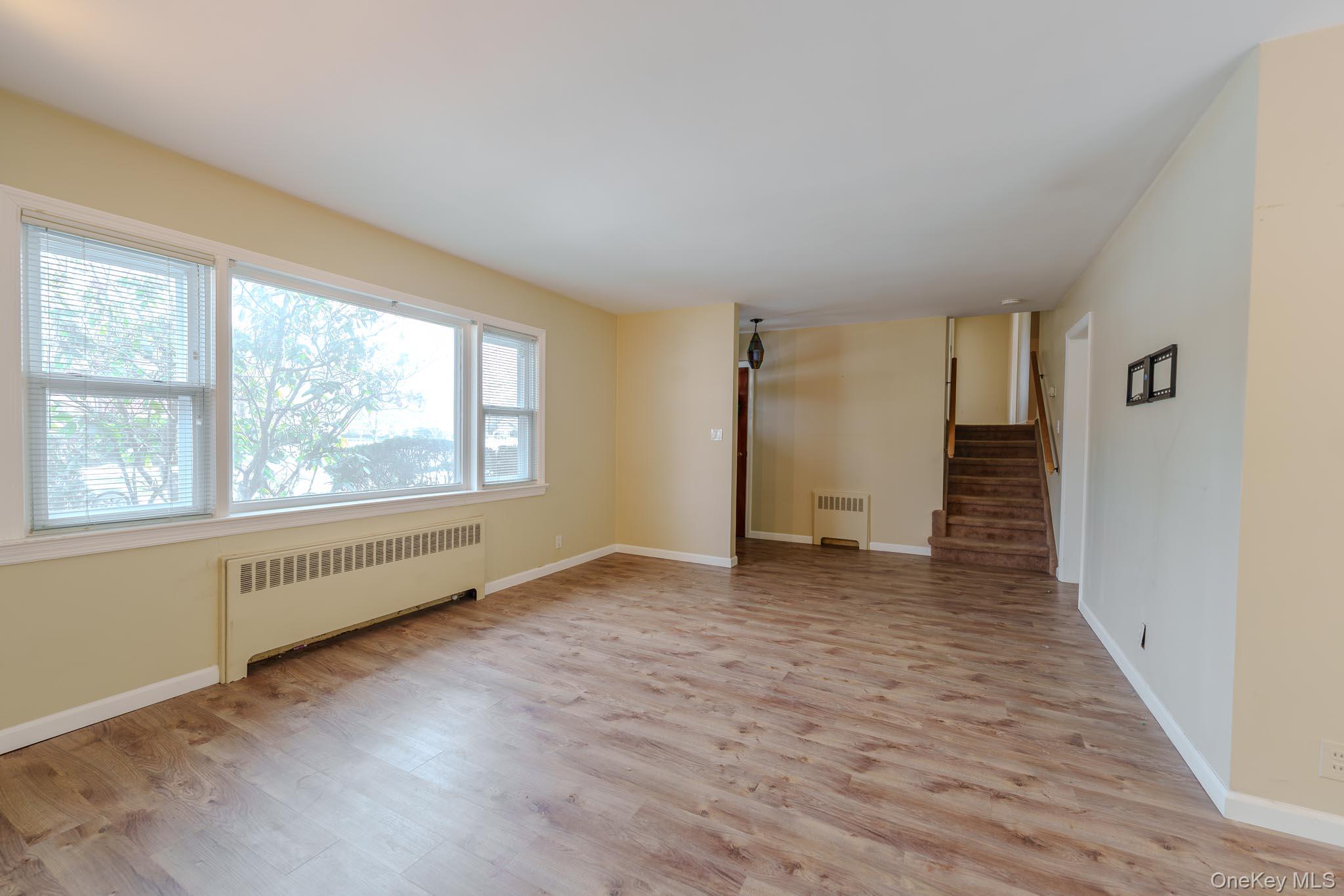 #8 photo, 160 Sackville Road, Garden City , NY 11530