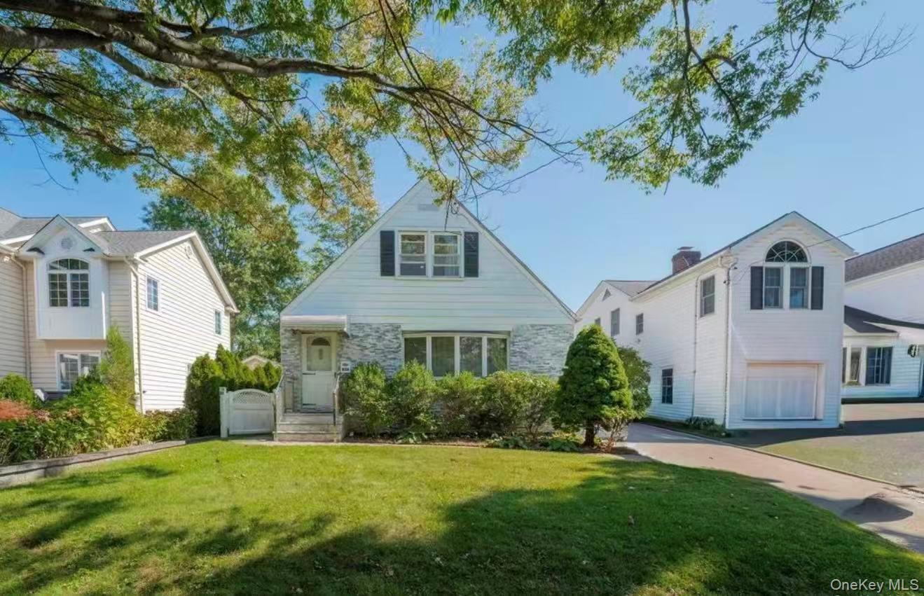 #1 photo, 636 S 13th Street, New Hyde Park , NY 11040