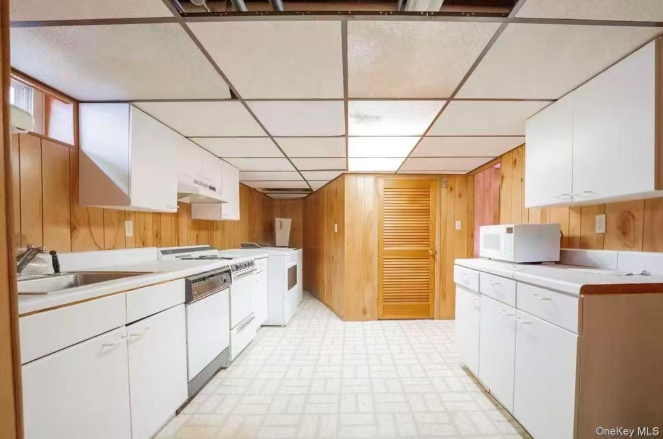 #11 photo, 636 S 13th Street, New Hyde Park , NY 11040