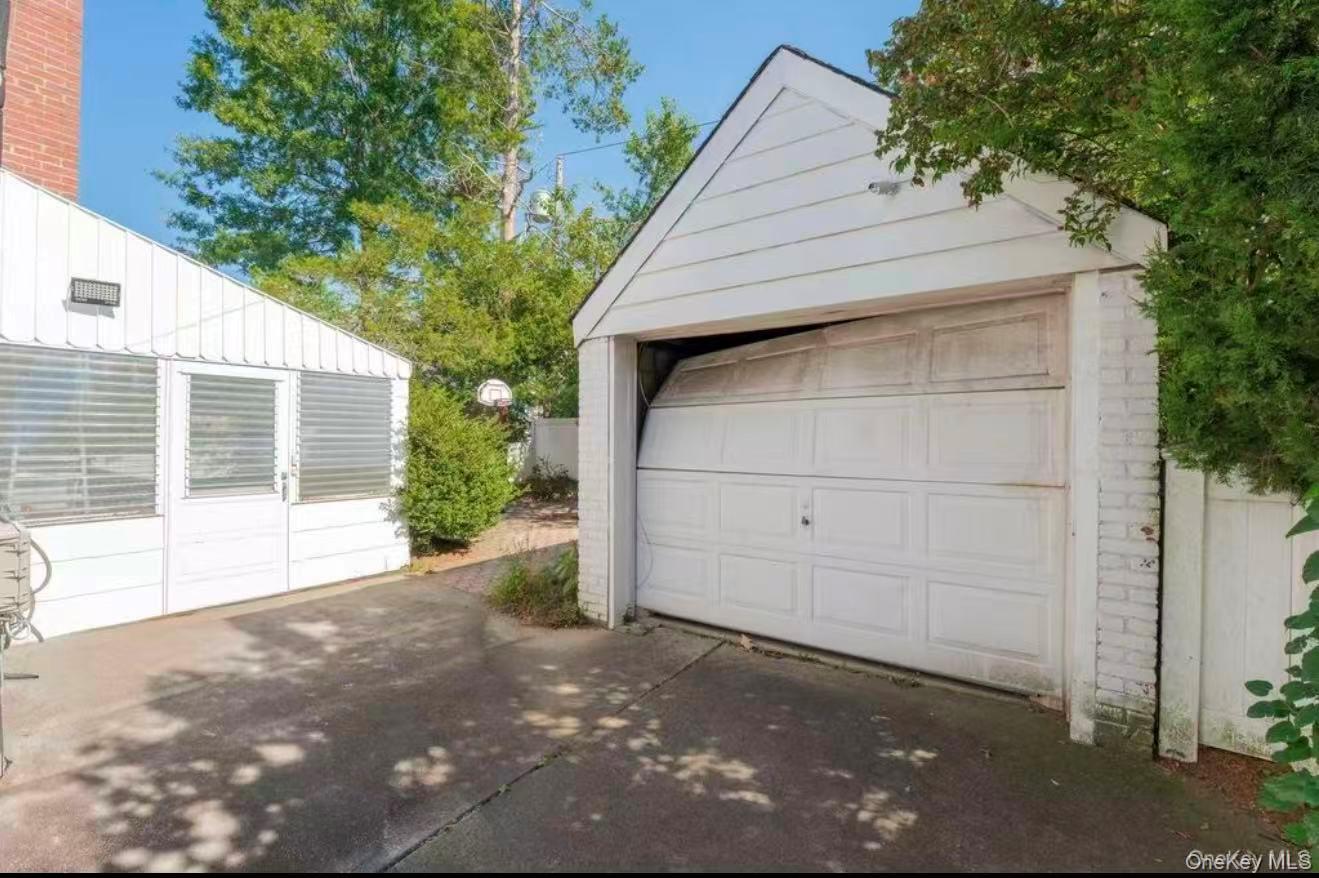 #15 photo, 636 S 13th Street, New Hyde Park , NY 11040