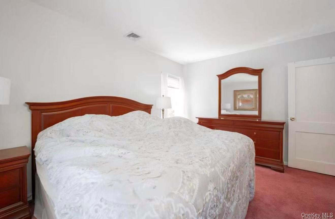 #5 photo, 636 S 13th Street, New Hyde Park , NY 11040