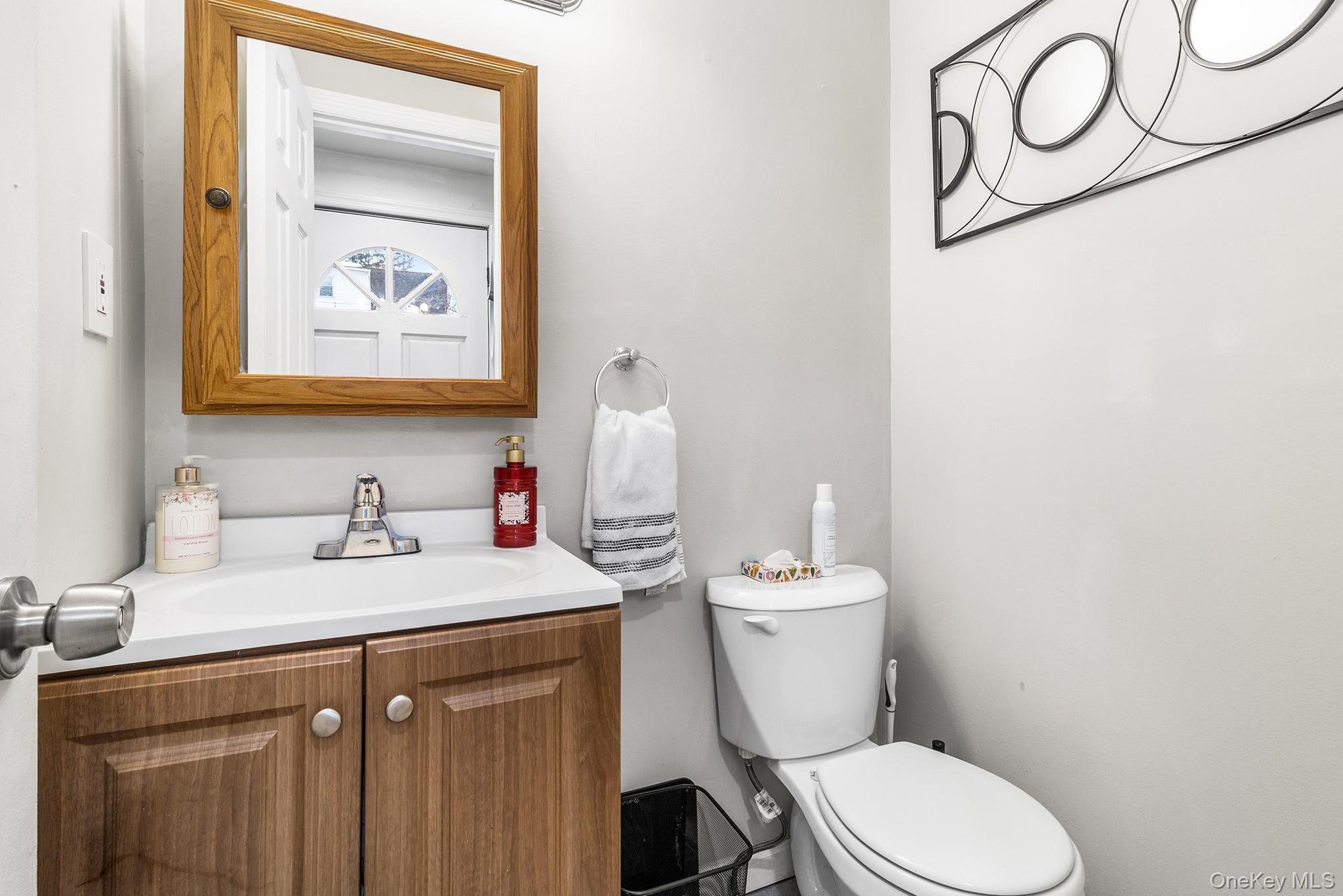 #16 photo, 19 Midland Boulevard, सफ़ोक काउंटी Ronkonkoma , NY 11779