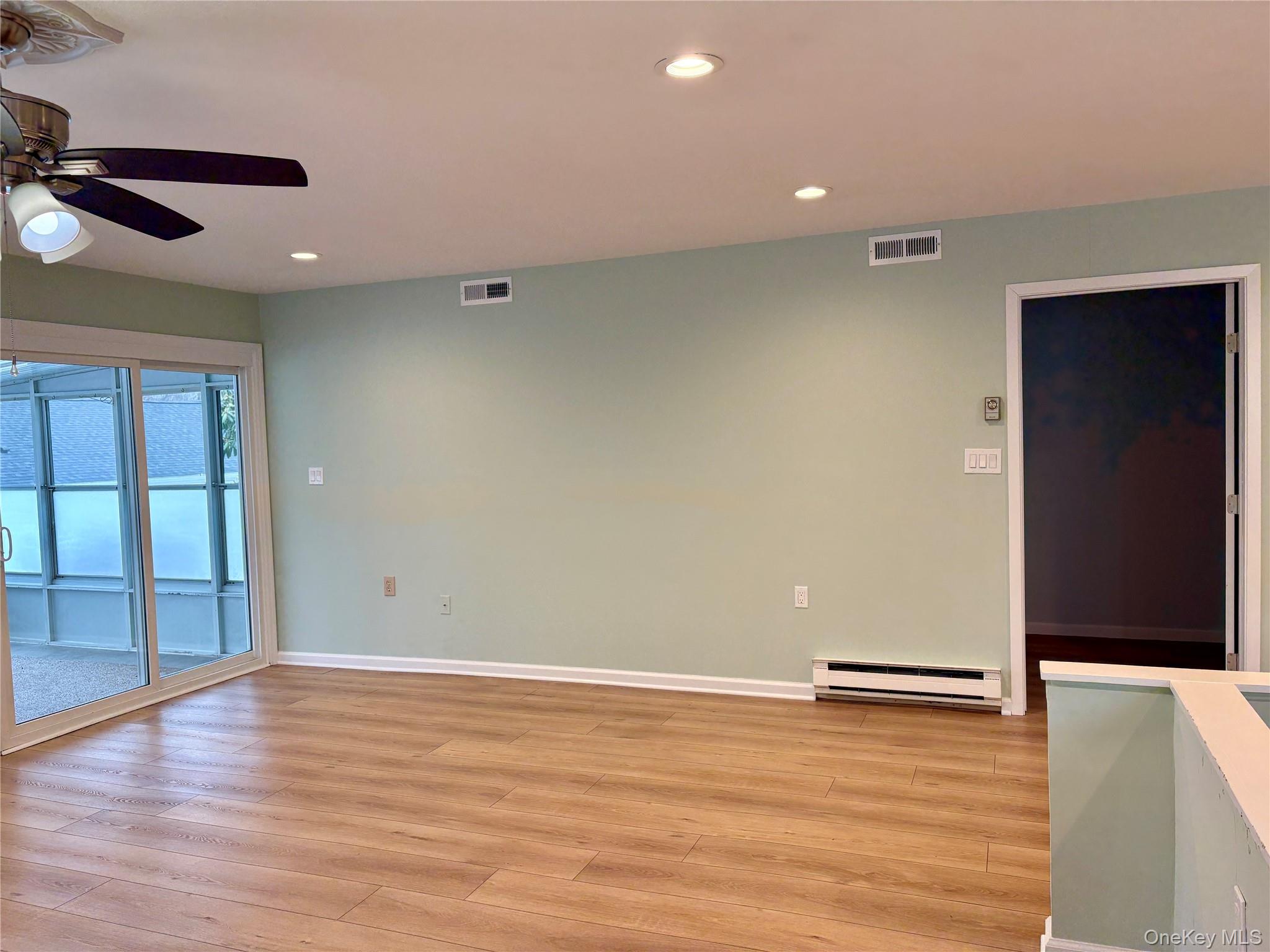 #11 photo, 498 Cranston Lane, 東長島 Ridge , NY 11961