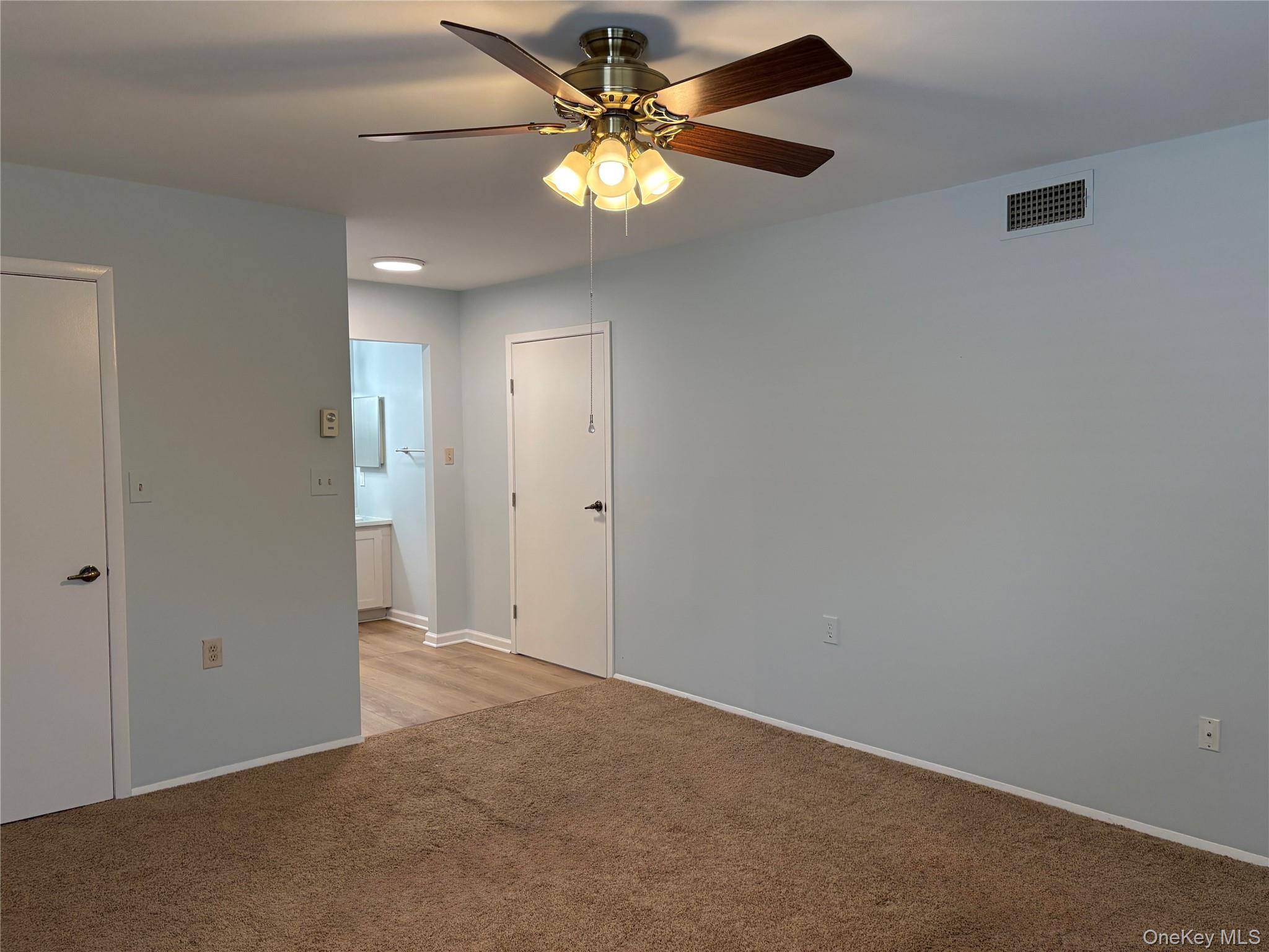 #13 photo, 498 Cranston Lane, 東長島 Ridge , NY 11961