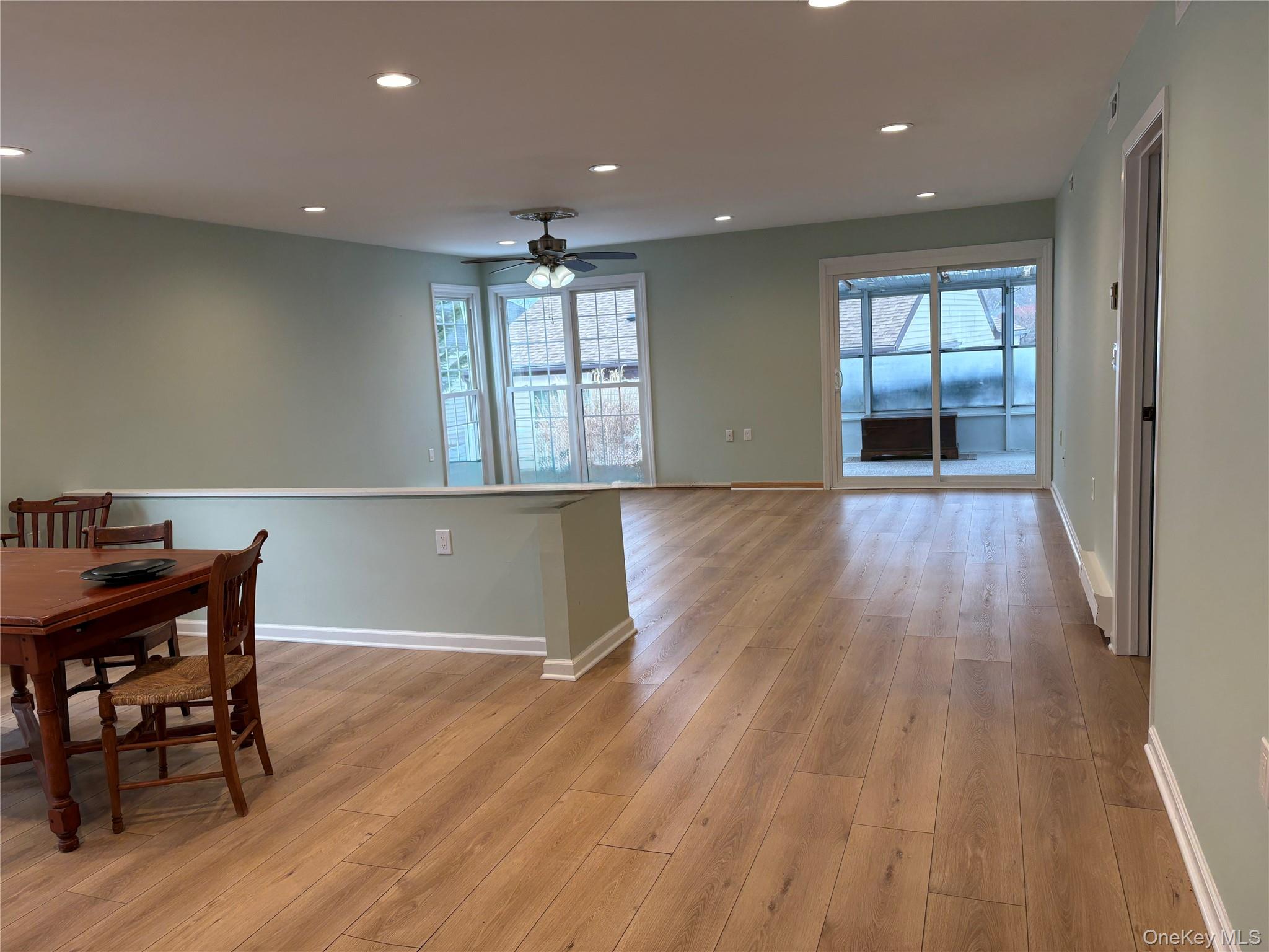 #3 photo, 498 Cranston Lane, 東長島 Ridge , NY 11961