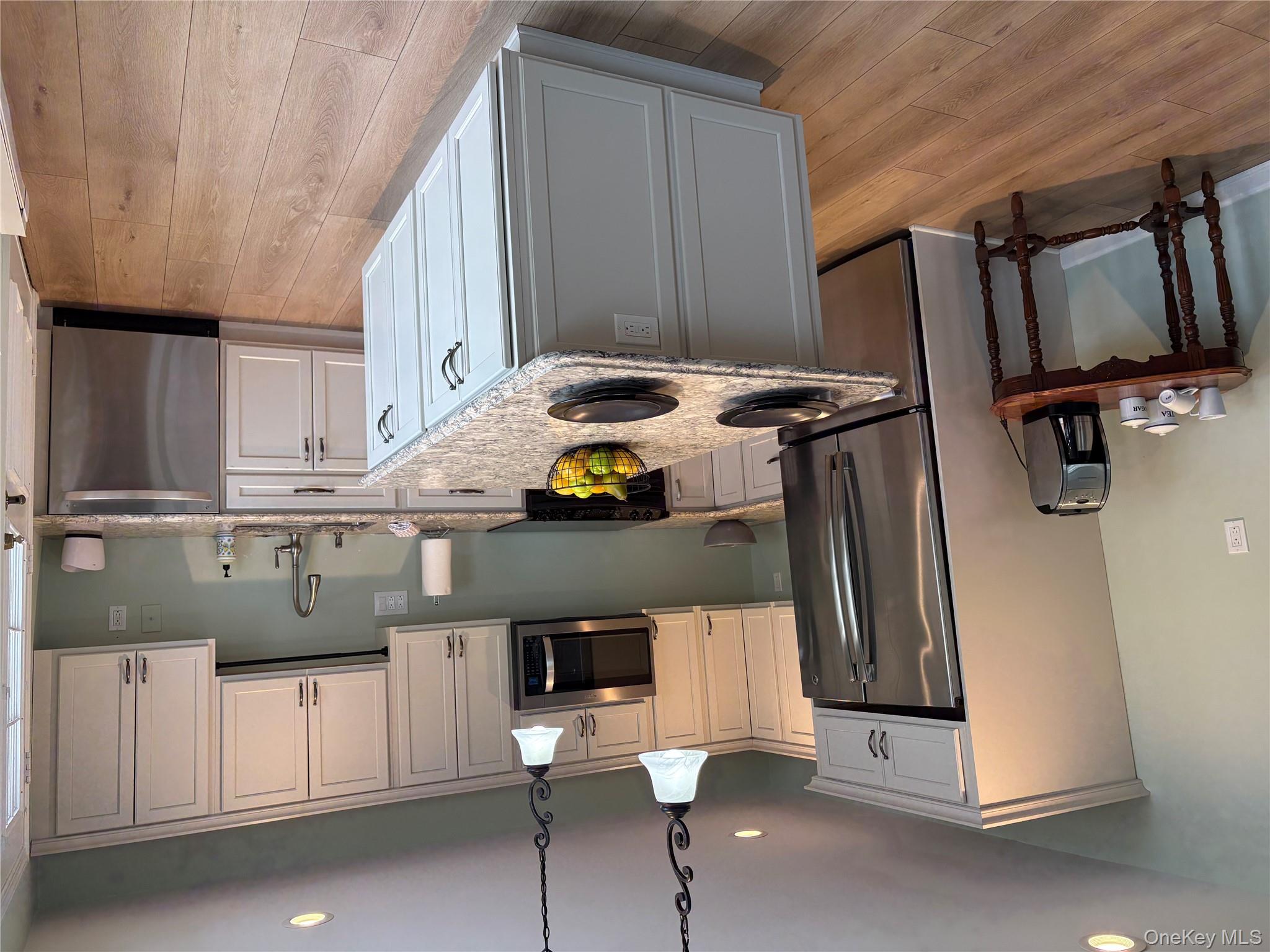 #8 photo, 498 Cranston Lane, 東長島 Ridge , NY 11961