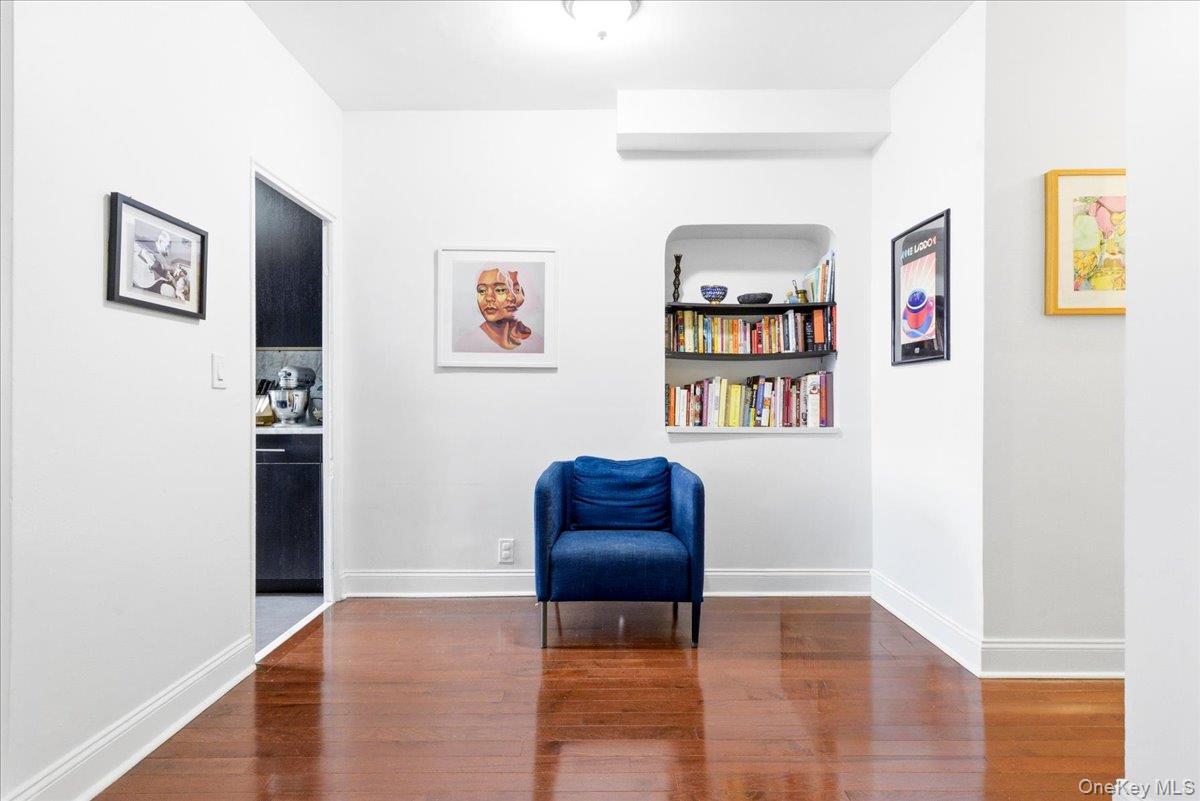 #11 photo, 99-60 63rd Road, كوينز Rego Park , NY 11374