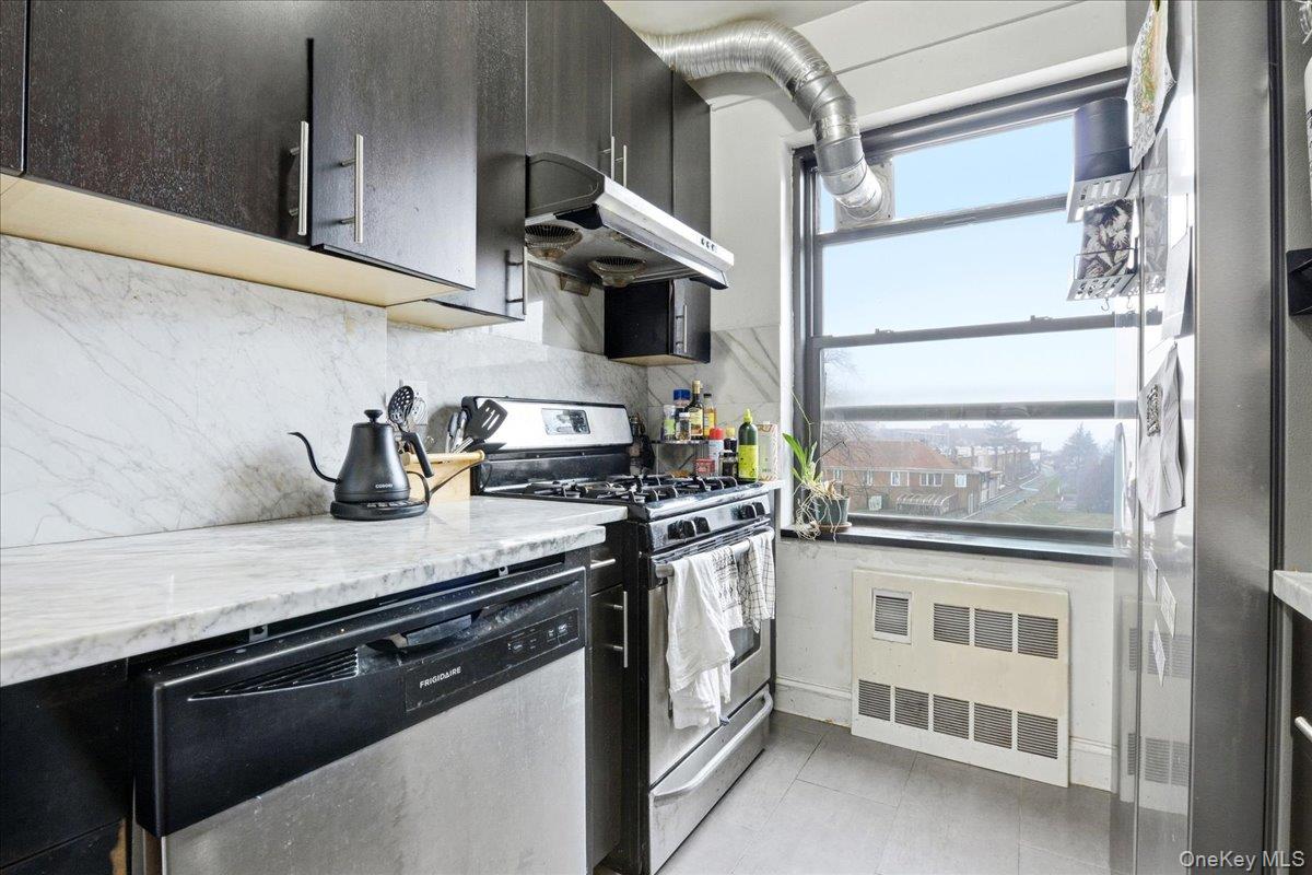 #14 photo, 99-60 63rd Road, كوينز Rego Park , NY 11374