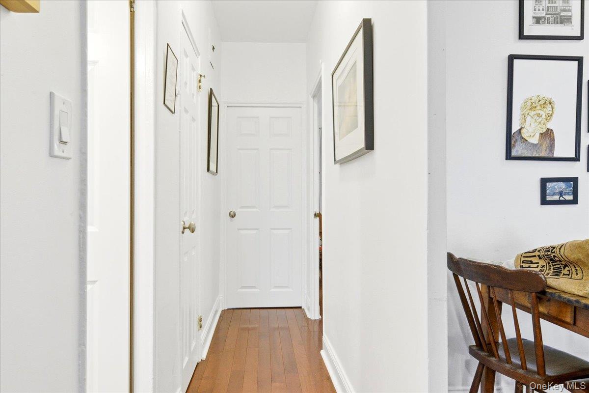 #16 photo, 99-60 63rd Road, كوينز Rego Park , NY 11374