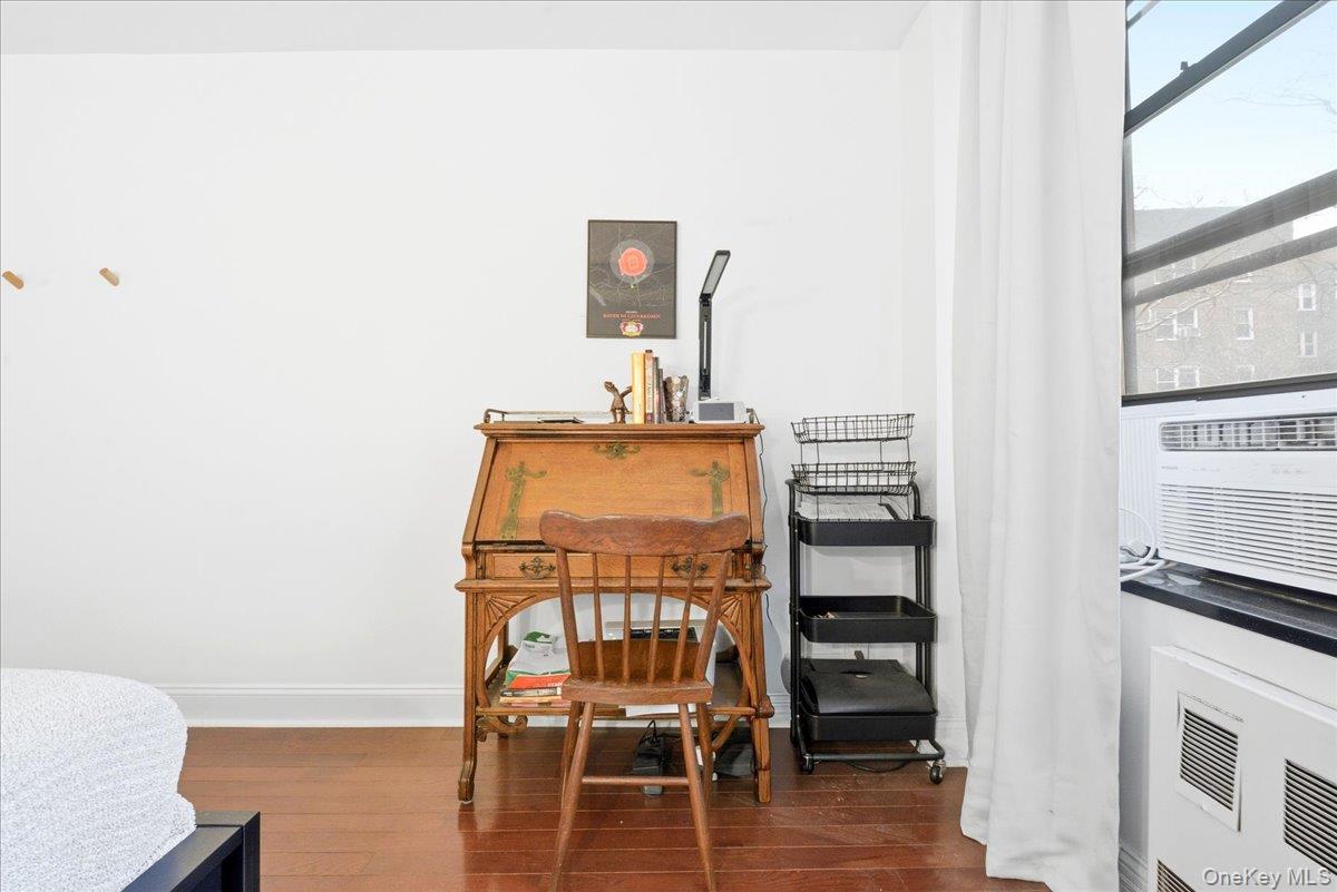 #20 photo, 99-60 63rd Road, كوينز Rego Park , NY 11374