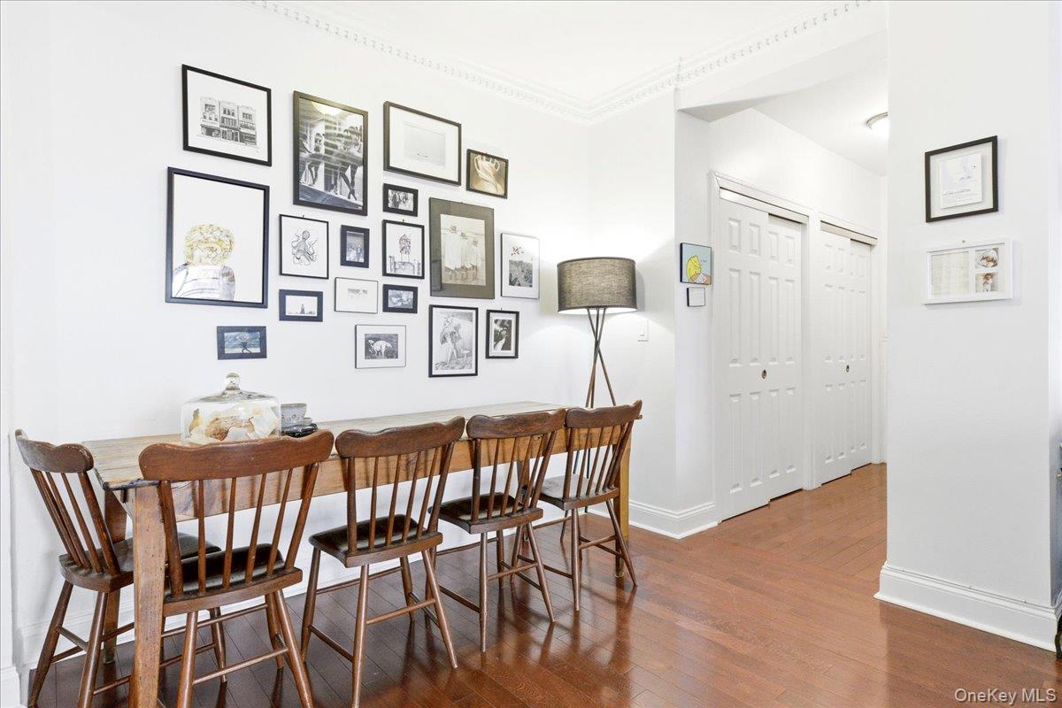 #7 photo, 99-60 63rd Road, كوينز Rego Park , NY 11374